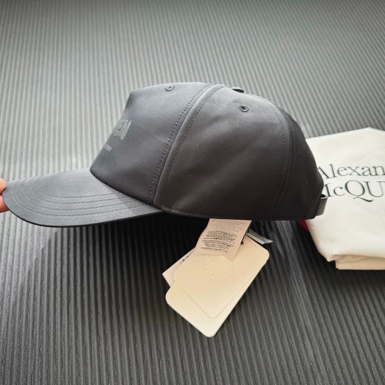 Alexander McQueen Alexander Mcqueen SizeM Contrast color logo hat Size ONE SIZE - 5 Thumbnail