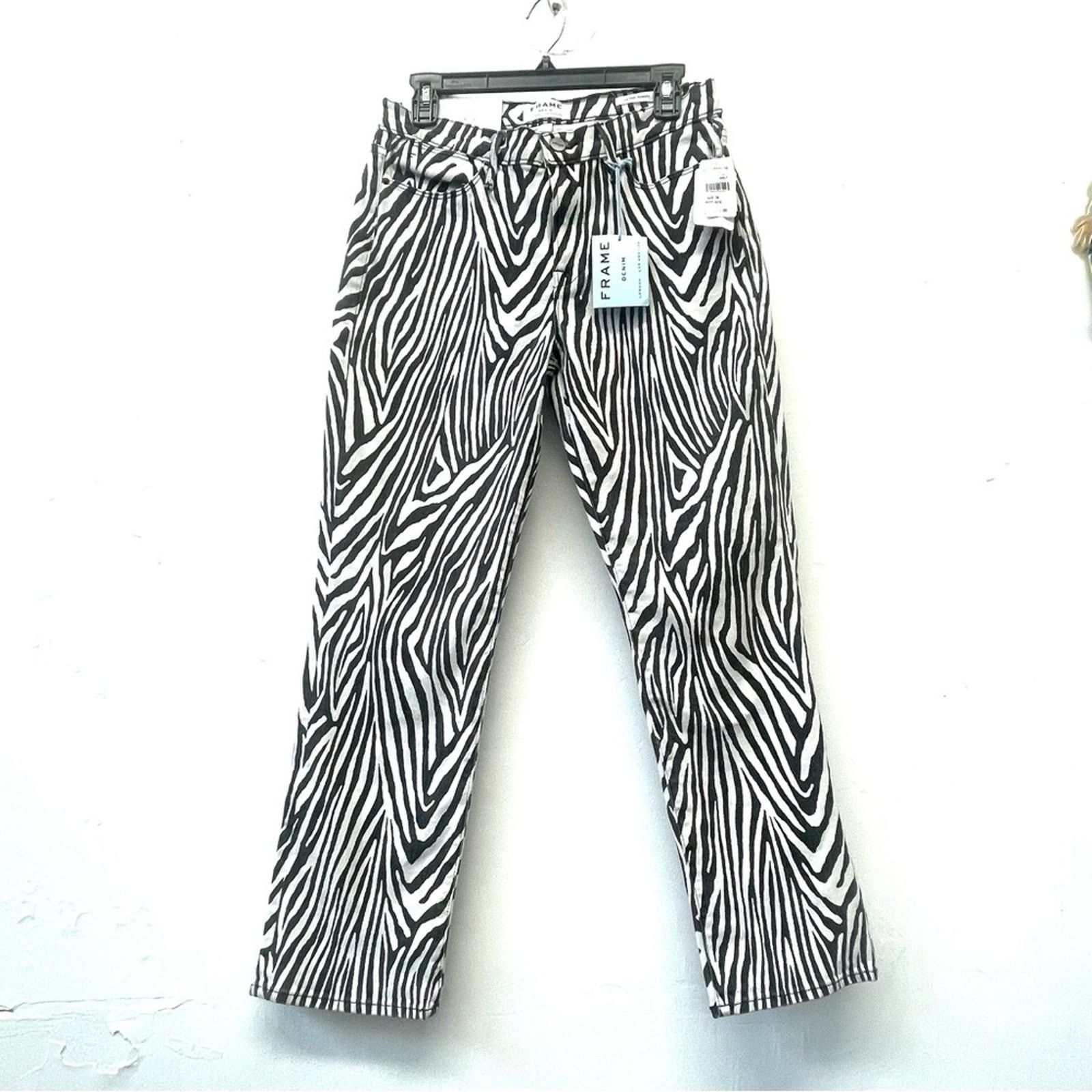 Frame NWT Frame Le High Straight Zebra Crop Jeans size 28 Size 28" / US 6 / IT 42 - 5 Thumbnail