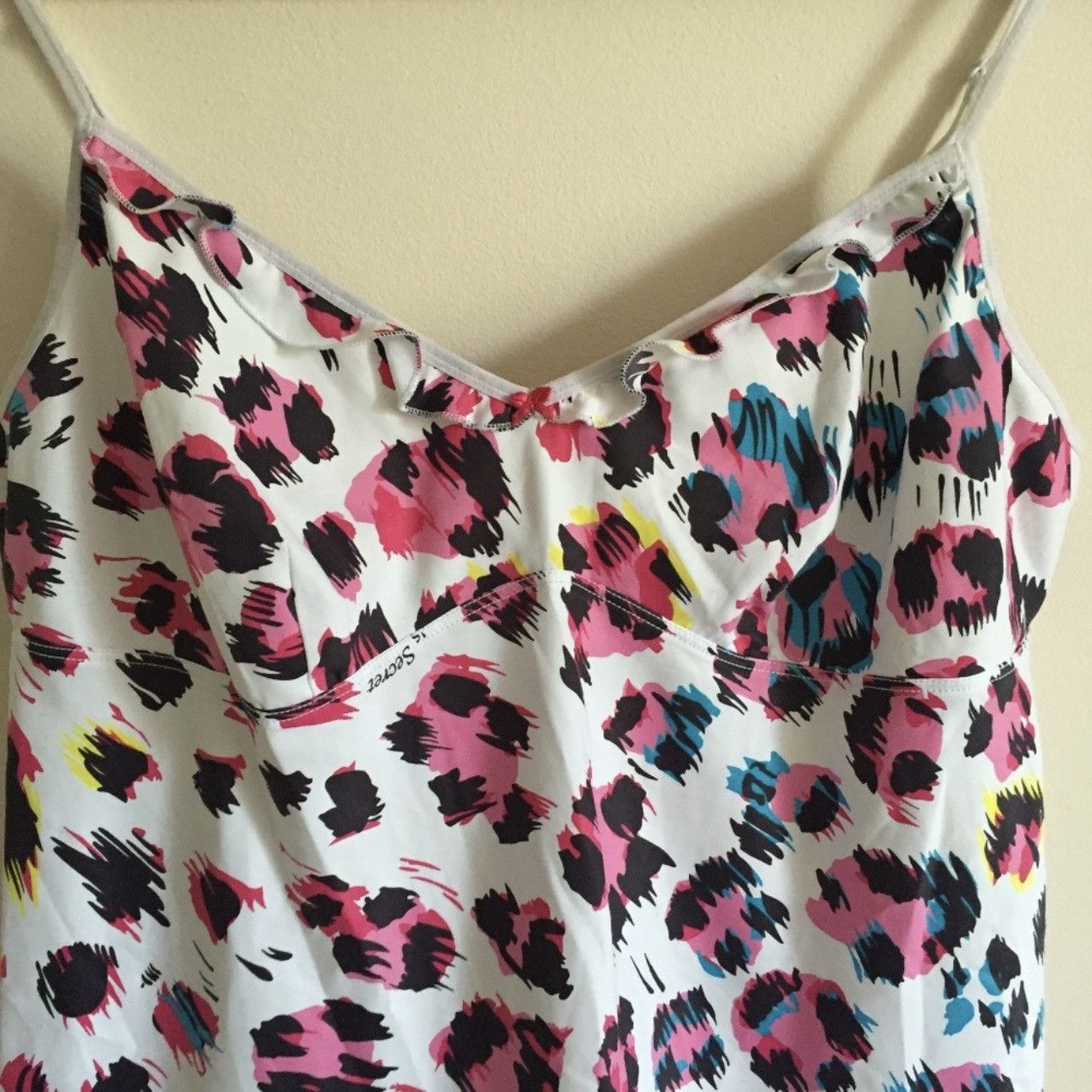 Victoria's Secret VICTORIAS SECRET Vintage Y2K White Pink Leopard Camisole Size L / US 10 / IT 46 - 3 Thumbnail