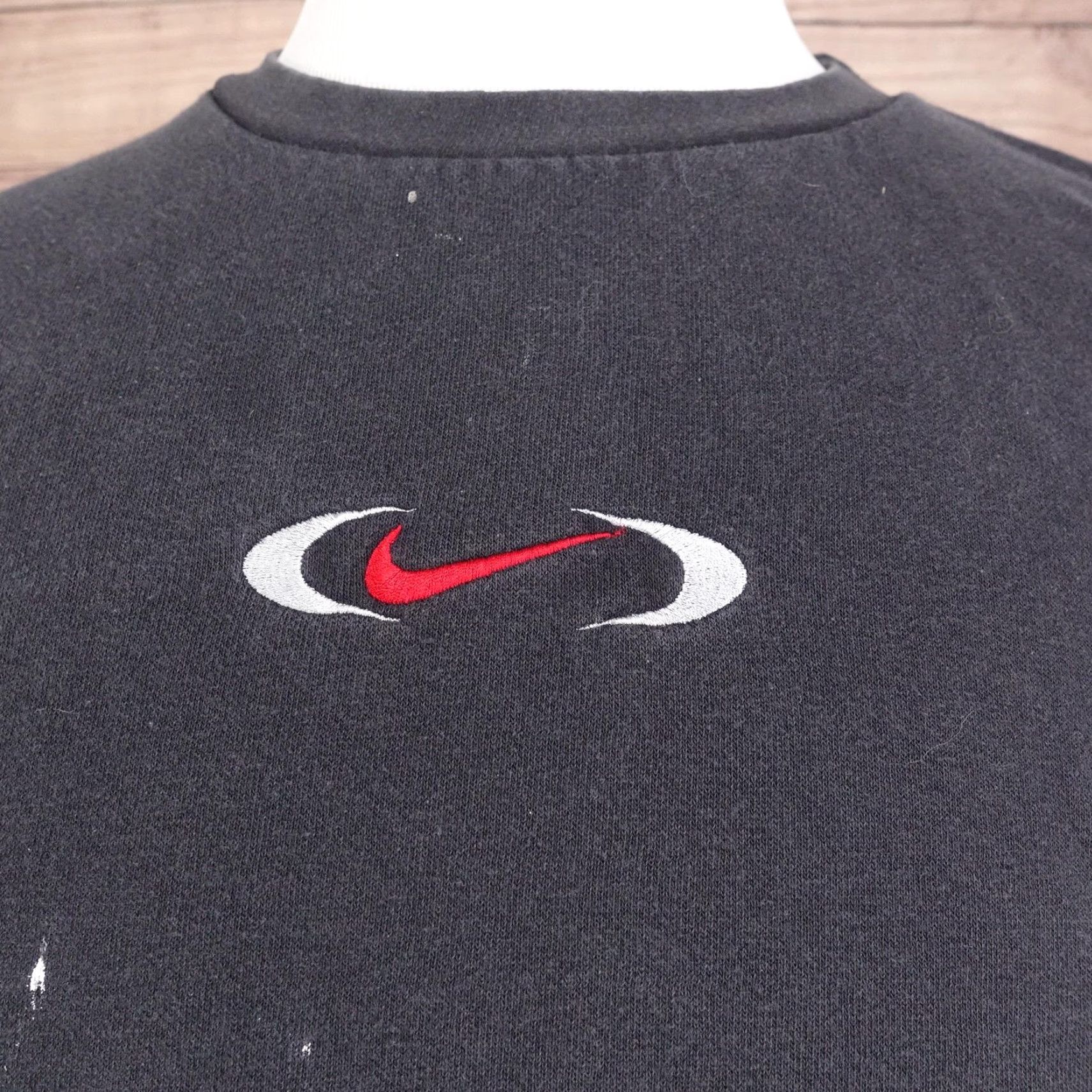 Nike VINTAGE Nike Sweatshirt Mens XL Black Center Swoosh Logo Pullover Crewneck Graphic Print 90s Mens XL Black Size US XL / EU 56 / 4 - 2 Thumbnail