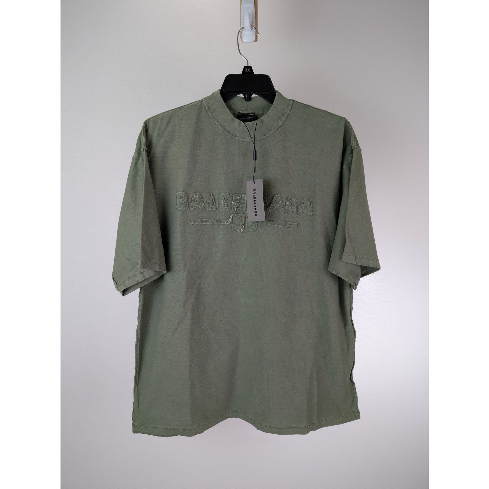 Balenciaga o1rshd1 Contrast Logo Embroidery T-Shirt in Green Size US L / EU 52-54 / 3 - 2 Thumbnail