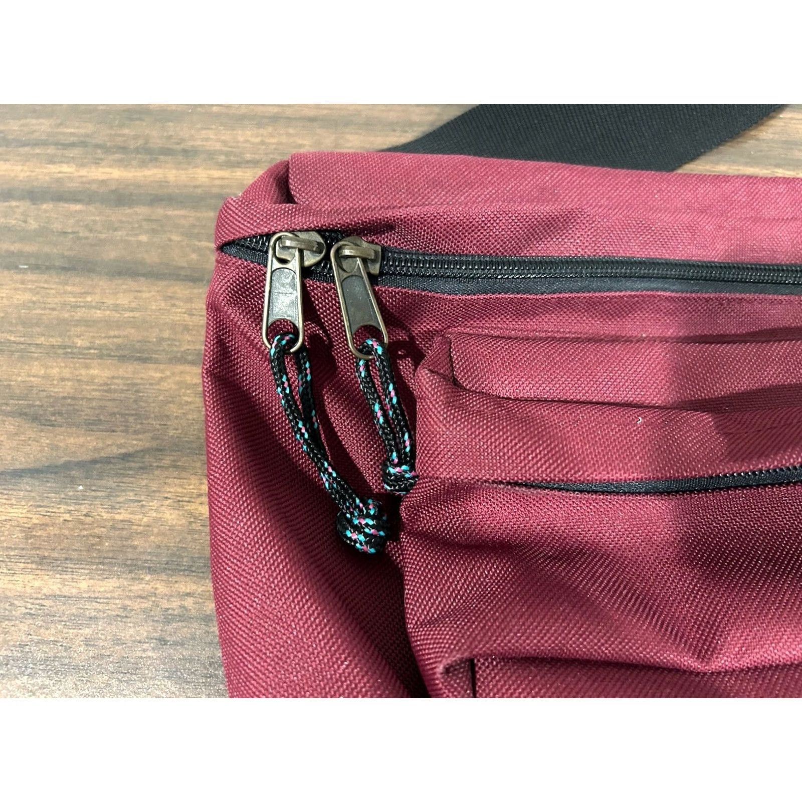 Vintage VINTAGE Cliff Hanger Burgundy 2 Pocket Adjustable Hip Waist Bag 90s Red Nylon Unisex Adult Messenger Cross Body Size ONE SIZE - 5 Thumbnail