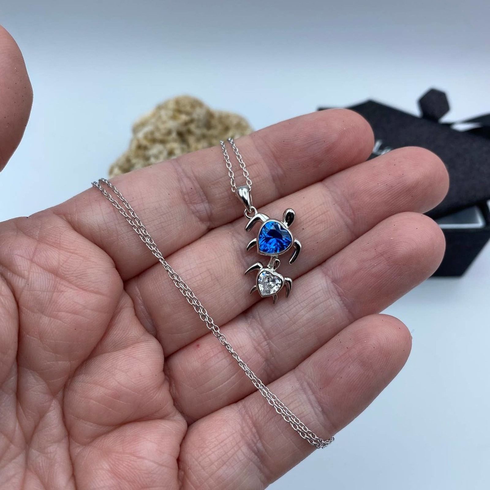 The Unbranded Brand Sterling Silver Mom and Baby Turtle CZ Heart Necklace Size ONE SIZE - 3 Thumbnail