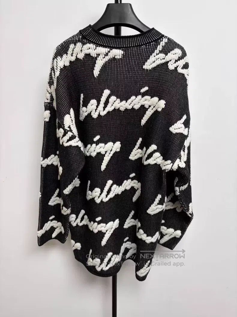 Balenciaga Balenciaga Graffiti Script Logo Round Neck Knitwear Size US S / EU 44-46 / 1 - 2 Thumbnail