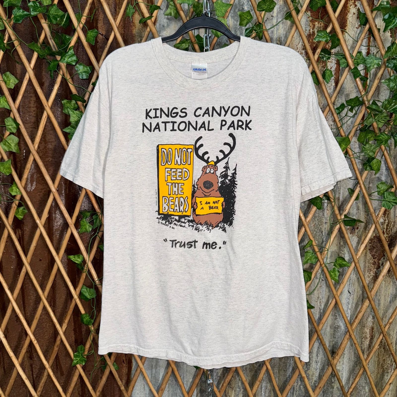 Gildan Vintage Y2K Kings Canyon national parks funny bear t-shirt Size US L / EU 52-54 / 3 - 1 Thumbnail
