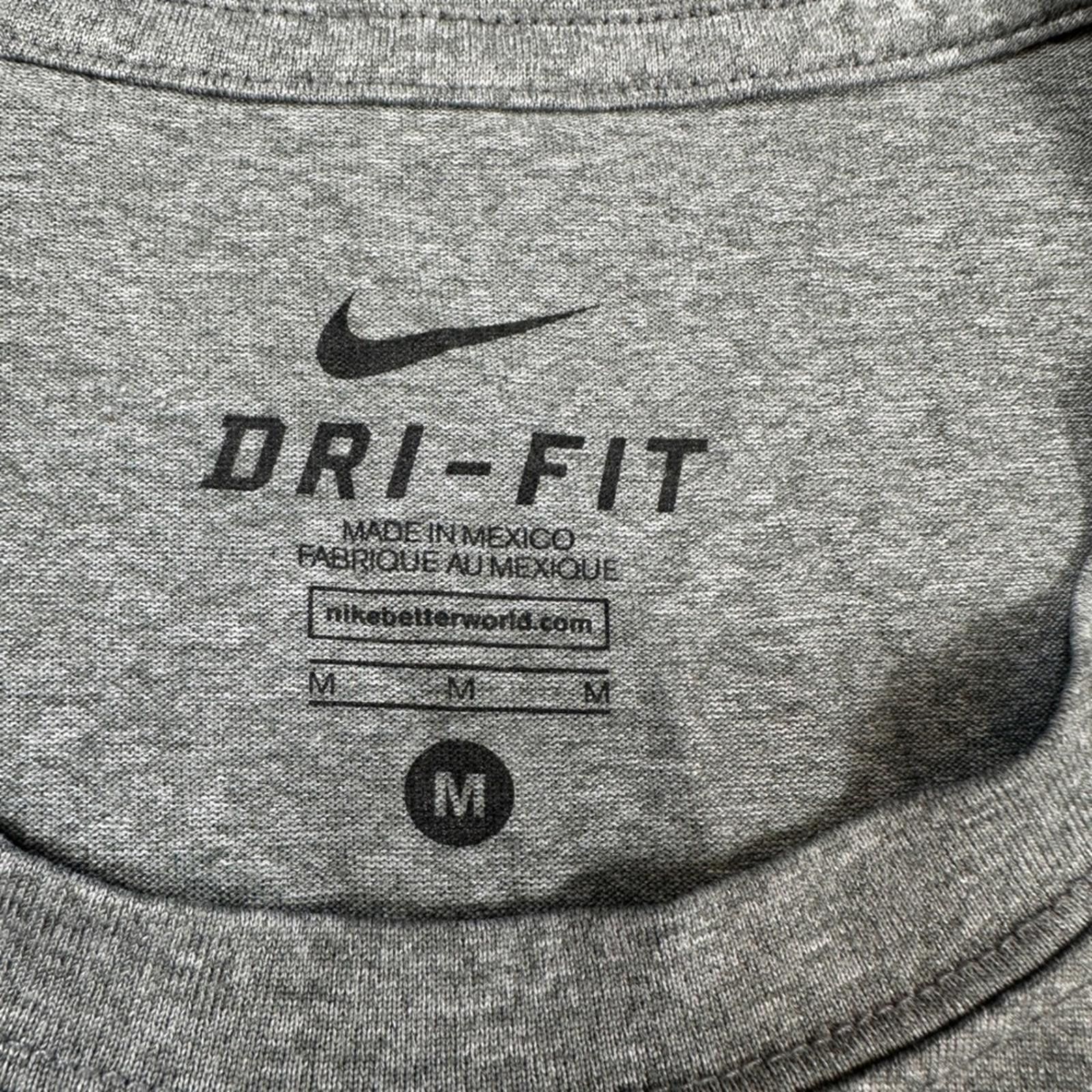 Nike Nike Dri Fit T Shirt Men M Gray Athletic Short Sleeve Swoosh Size US M / EU 48-50 / 2 - 4 Thumbnail