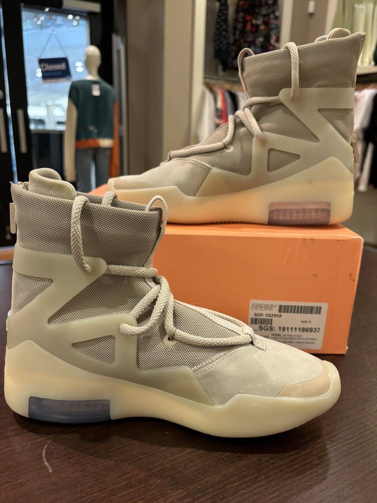 Fear of God × Nike Nike fear of god one oatmeal Size US 5 / EU 37 - 4 Thumbnail