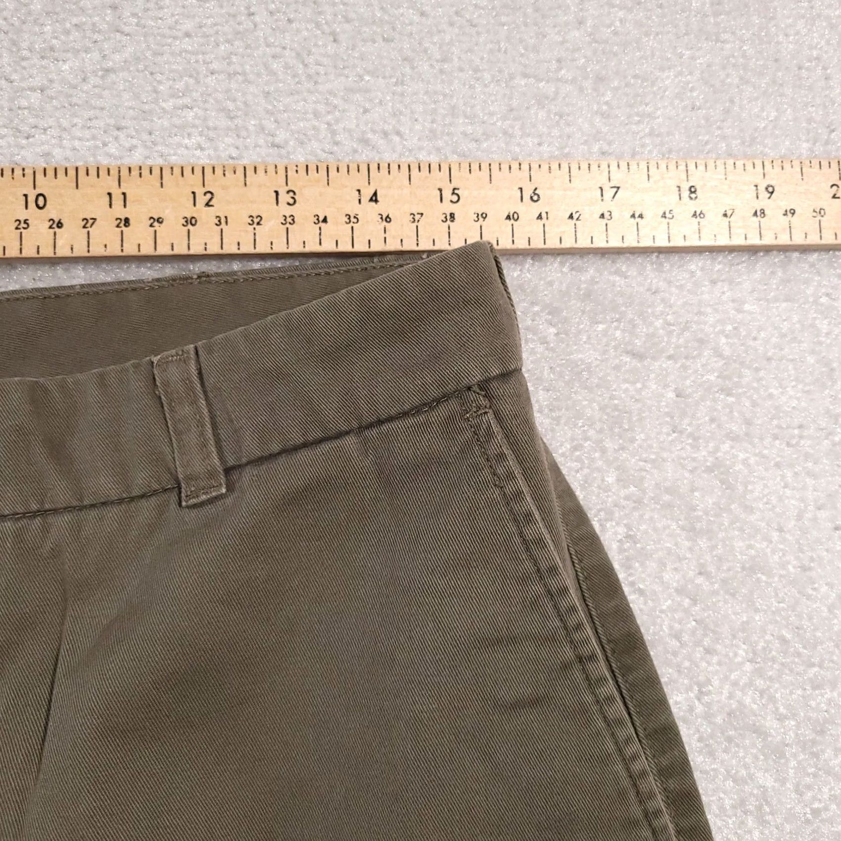 Vintage St John Bay Worry Free Classic Fit Pants Beige Khaki 33x32 Mens Casual Business Travel 30.5in Inseam Tapered Chino Cotton Twill Regular Slim/Fit? Size US 33 - 3 Thumbnail