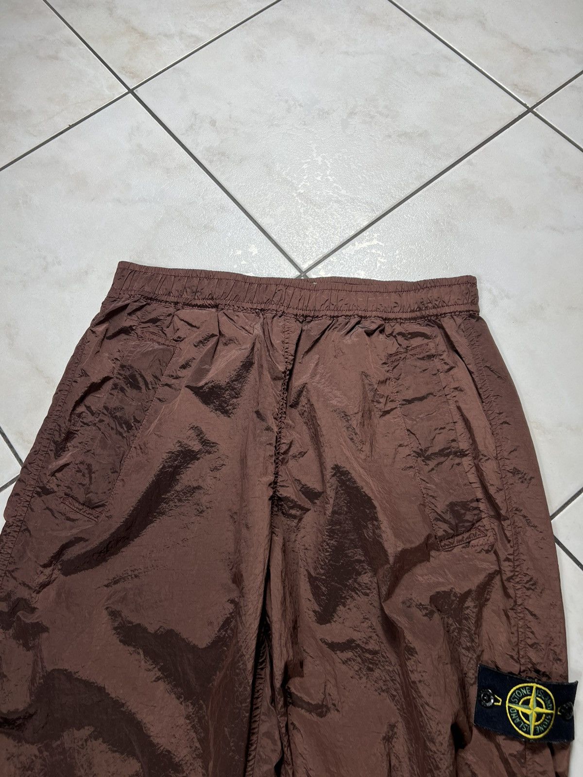 Stone Island Stone Island shiny nylon metal sweatpants burgundy baggy Size US 32 / EU 48 - 3 Thumbnail