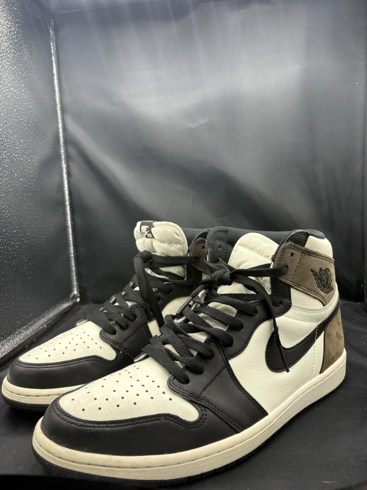 Jordan Brand Jordan 1 Mocha Size US 12 / EU 45 - 3 Thumbnail