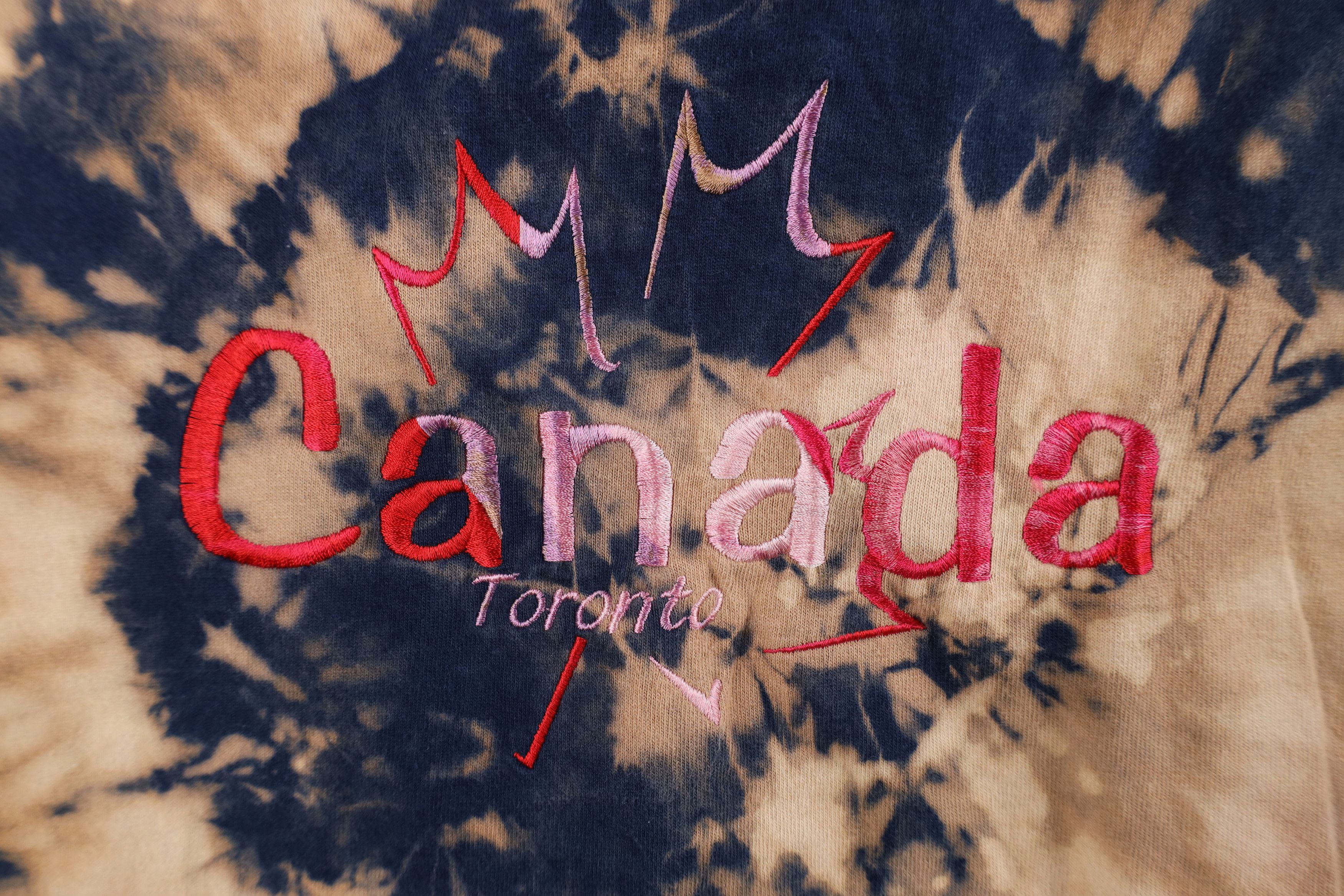 Vintage Vintage 90s Y2K Acid Wash Toronto Canada T-Shirt Cotton Size US L / EU 52-54 / 3 - 4 Thumbnail