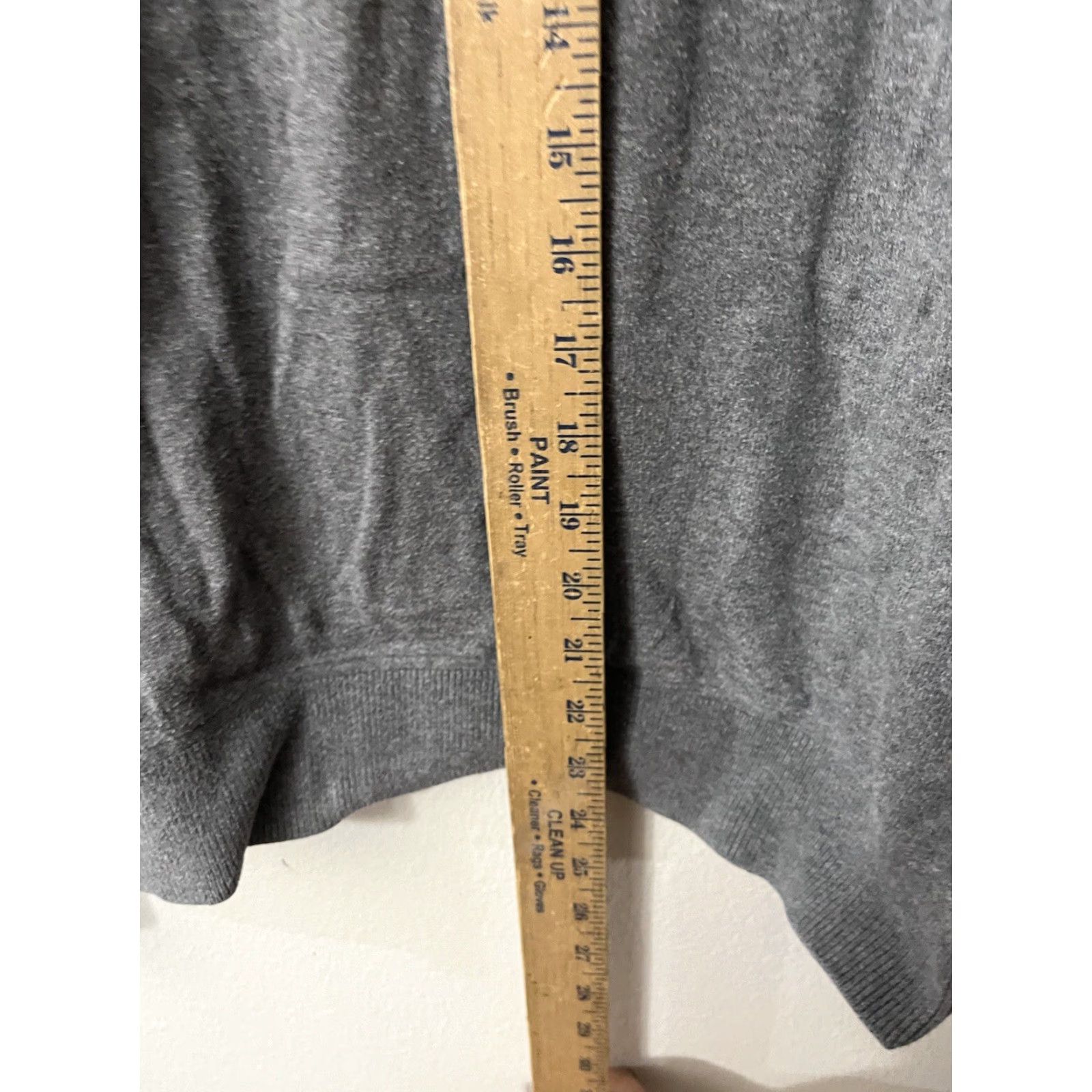 Gap Gap Sweater Men Large Gray V-Neck Pullover Sweatshirt, Cotton Blend, Logo, Casual Knit, Regular Fit, Vintage No, Gap Brand, inetic 90s? Size US L / EU 52-54 / 3 - 4 Thumbnail