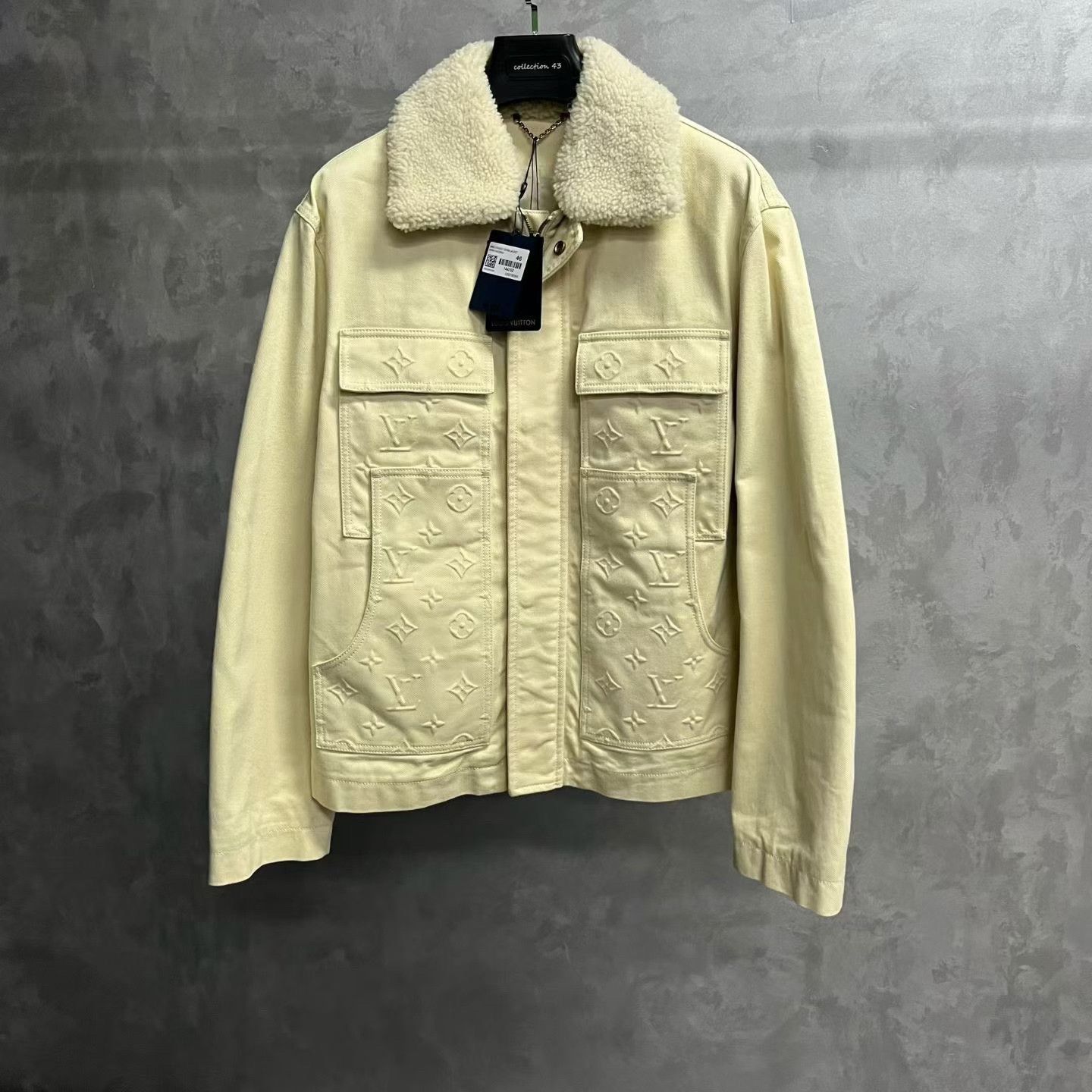 Louis Vuitton Louis Vuitton White Light Jacket s Men Size US S / EU 44-46 / 1 - 1 Thumbnail