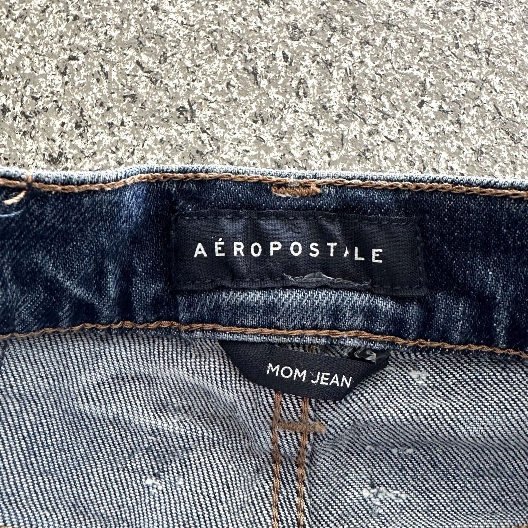 Vintage AeroPostale Jeans Women’s 000 23x25 High Rise Mom Distressed Denim Blue Regular 5-Pocket 90s Style Womens Size 40" / US 18 - 3 Thumbnail