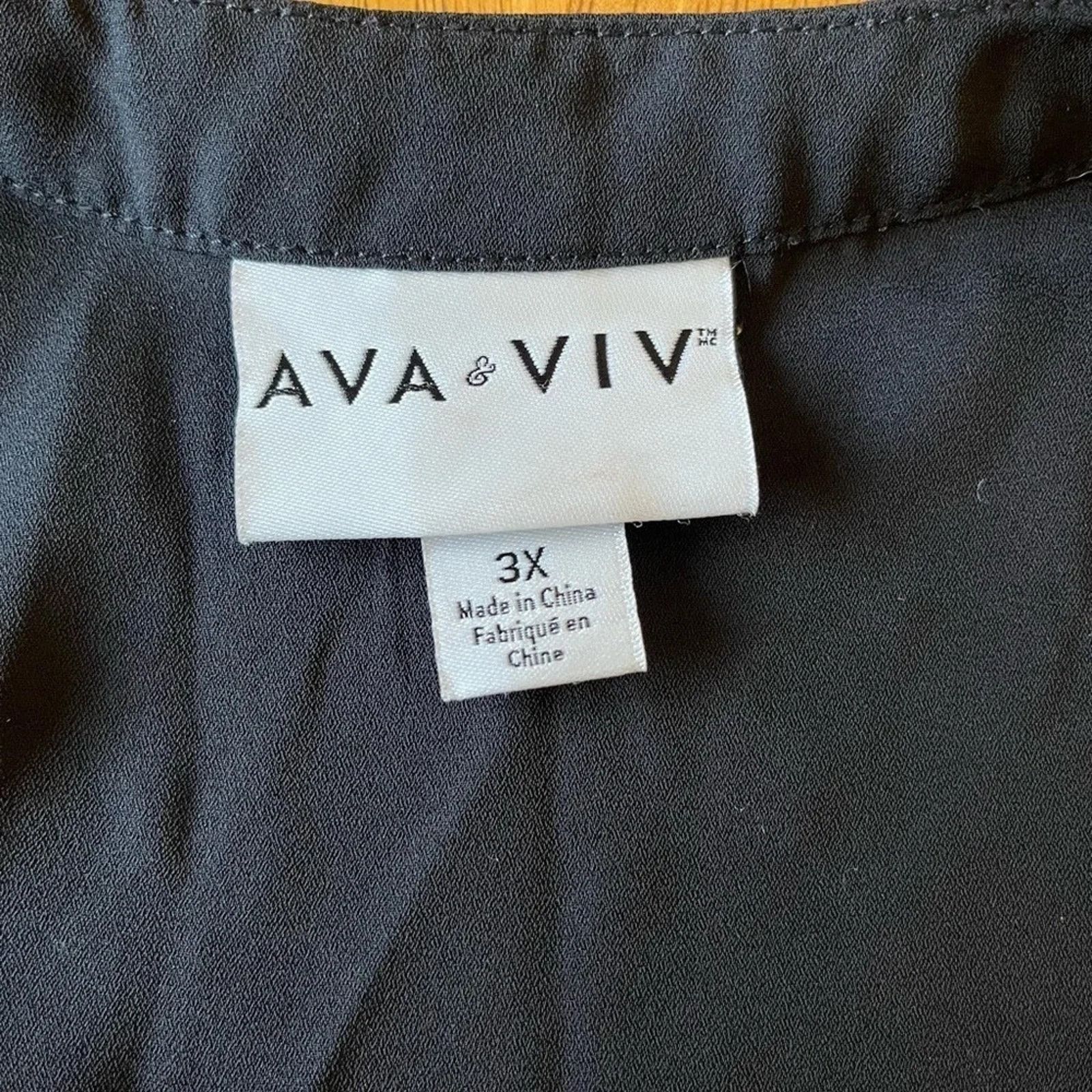 The Unbranded Brand Ava & Viv partial zip front sleeveless top, size 3X Size 3XL / US 20-22 - 2 Thumbnail