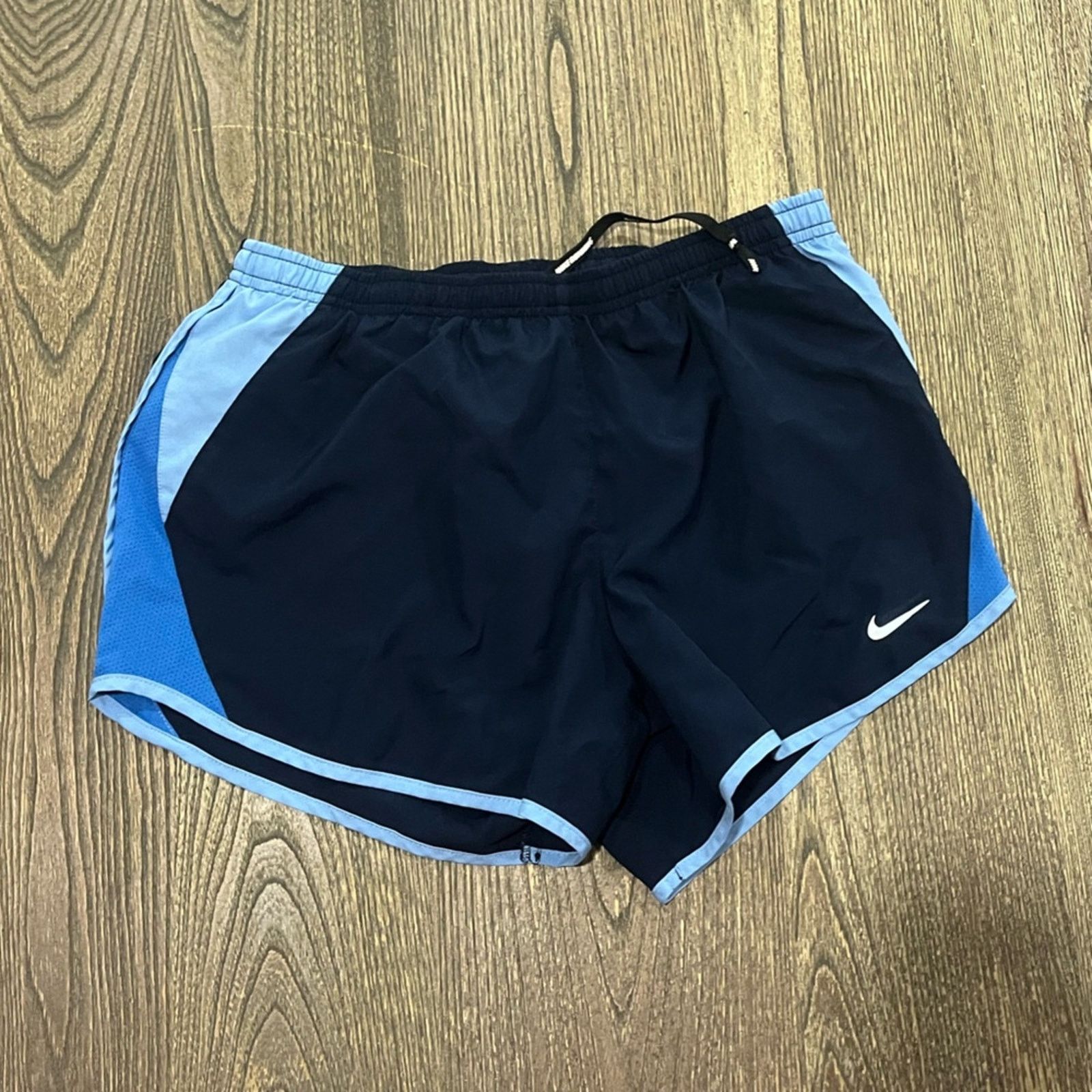 Nike Nike Shorts Dri Fit Running Athletic Workout Colorblock Sz S Size 26" / US 2 / IT 38 - 1 Thumbnail