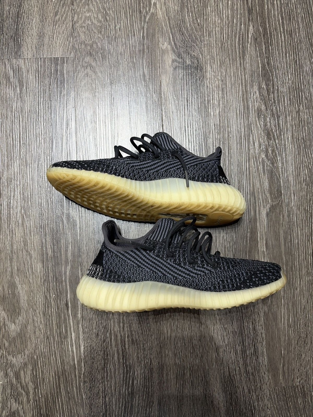 Yeezy Yeezy 350 Size US 9.5 / EU 42-43 - 2 Thumbnail