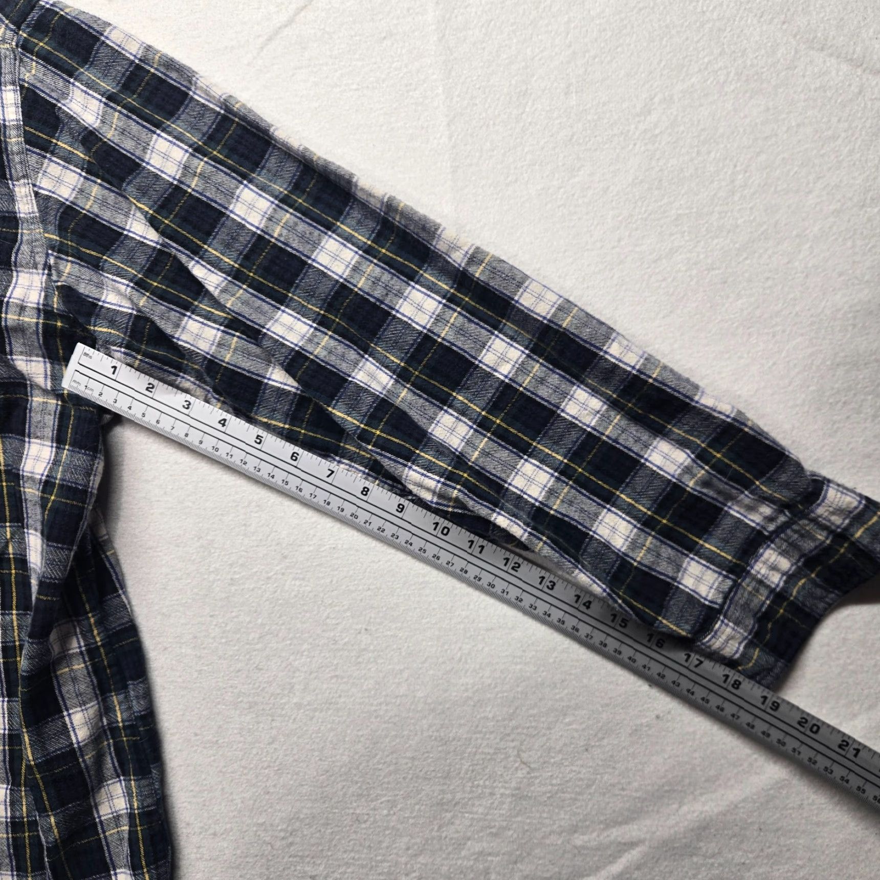 Vintage L.L. Bean Shirt Button-Up Mens XL Traditional Fit Plaid 100% Cotton Blue Long Sleeve Button-Down Collared | Pockets | Regular Fit Size US XL / EU 56 / 4 - 5 Thumbnail