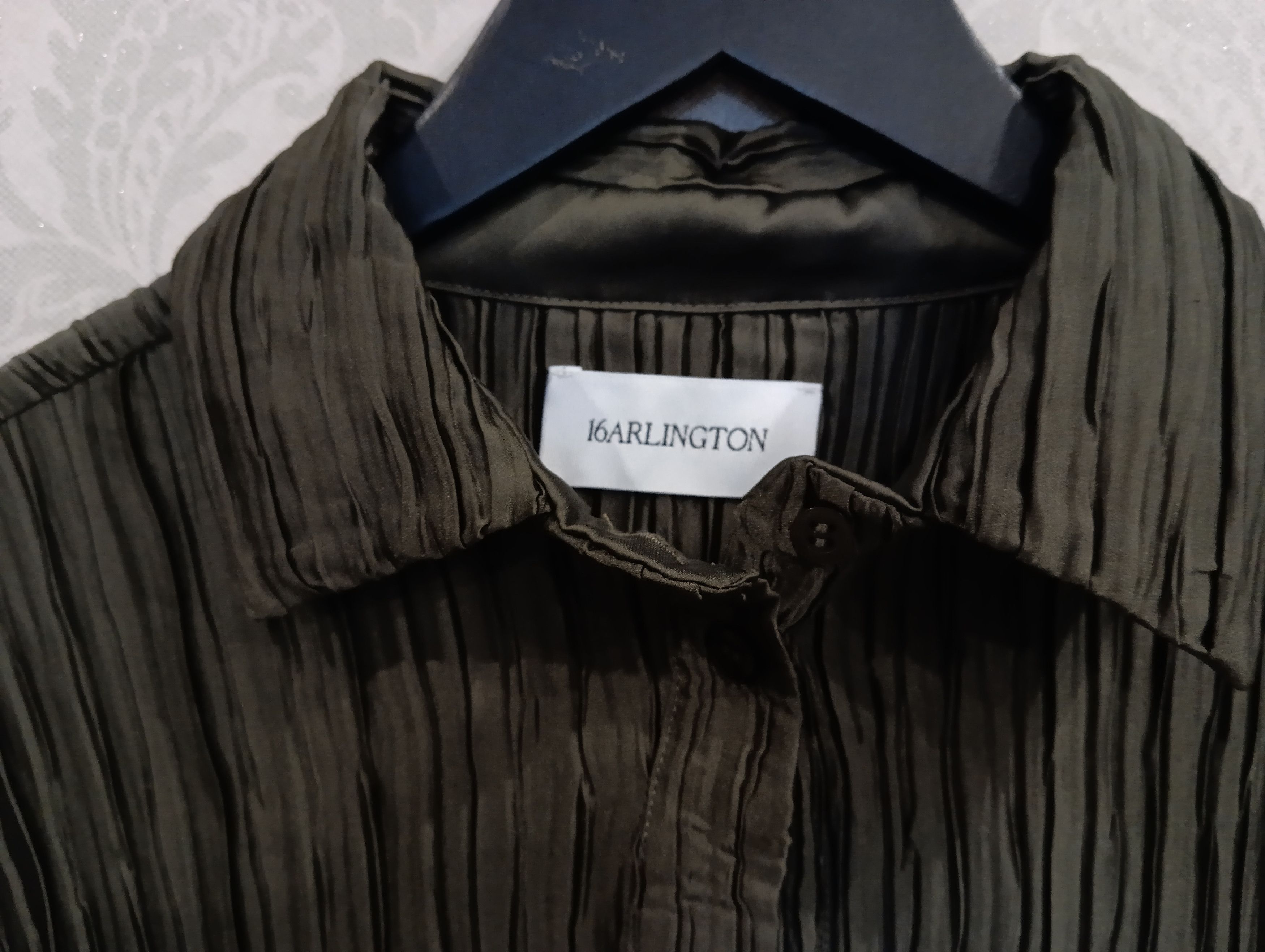 16Arlington 16Arlington Marley Plisse Satin Shirt Khaki size 12 Size L / US 10 / IT 46 - 7 Thumbnail