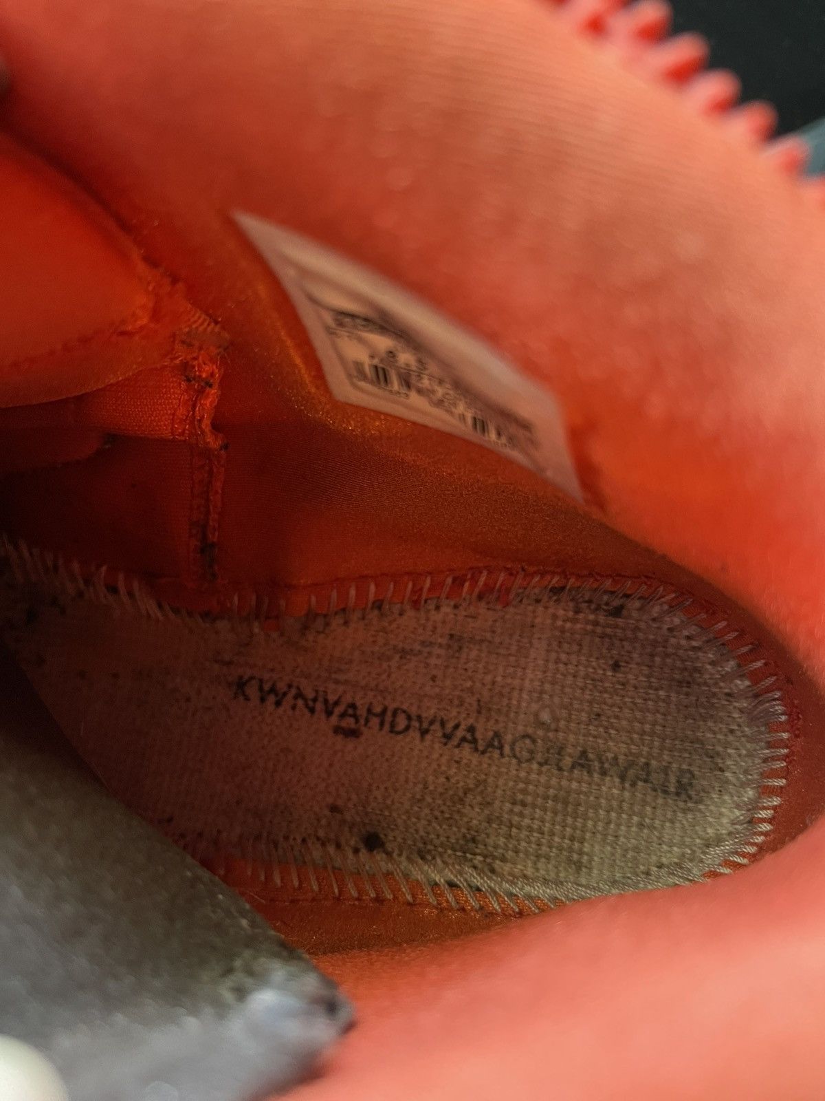 Kanye West × Nike Nike Yeezy red Octobers Size US 9.5 / EU 42-43 - 24 Thumbnail