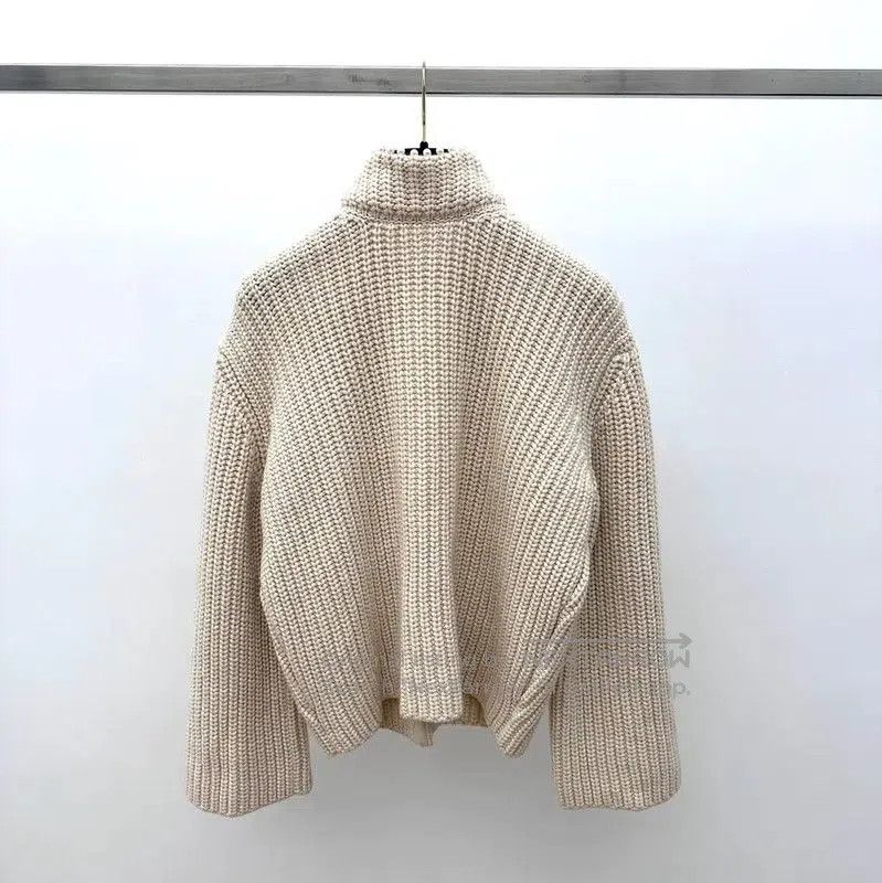 Loewe Loewe Cozy Beige Cashmere Cardigan . Size XS / US 0-2 / IT 36-38 - 2 Thumbnail