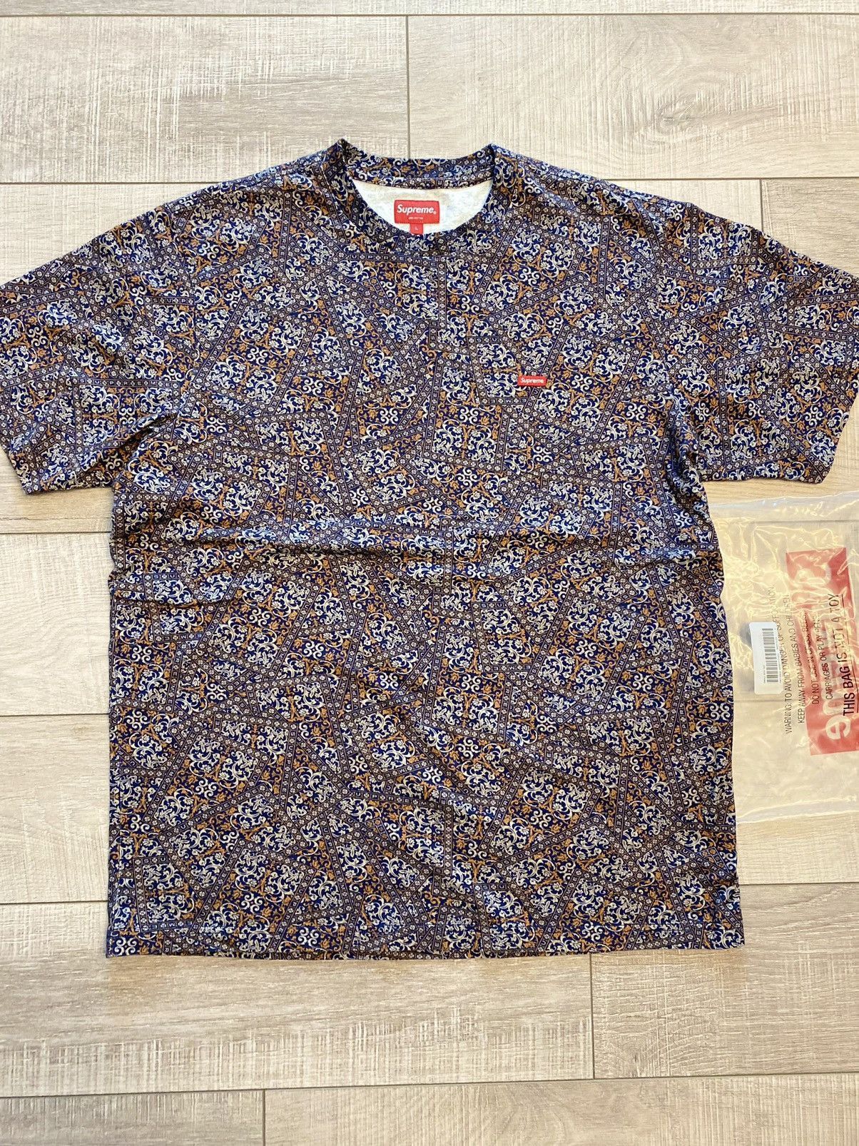 Other Supreme Small box tee Size US L / EU 52-54 / 3 - 2 Thumbnail