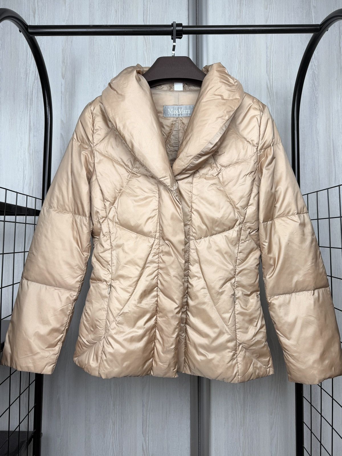 Max Mara Max Mara Down Nylon Puffer Beige Quilted Short Slim Fit Size M / US 6-8 / IT 42-44 - 2 Thumbnail