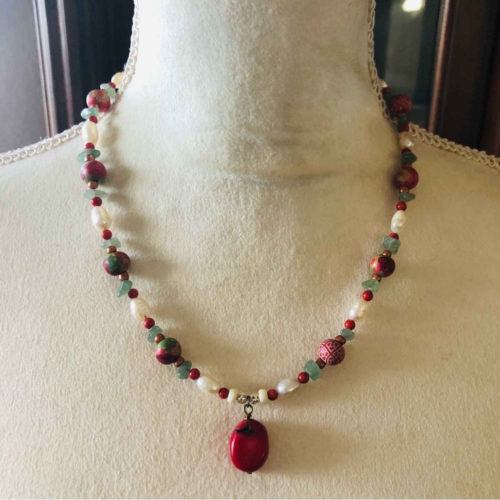 Handmade Handcrafted red coral green chalcedony pearl necklace Size ONE SIZE - 2 Thumbnail