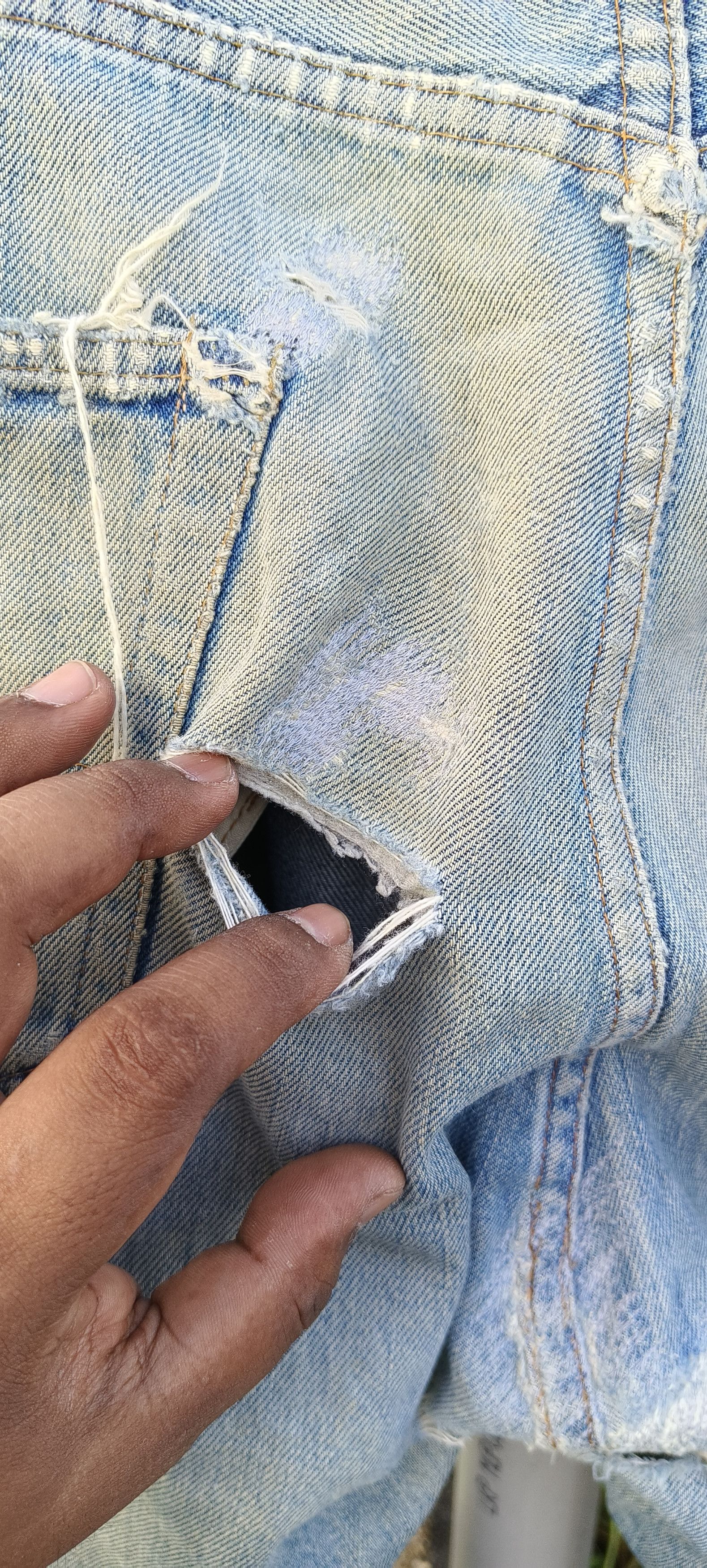 4GSELLER Vintage 70s Rindam Levi's jeans button number 6 Selvedge Size US 35 - 20 Thumbnail