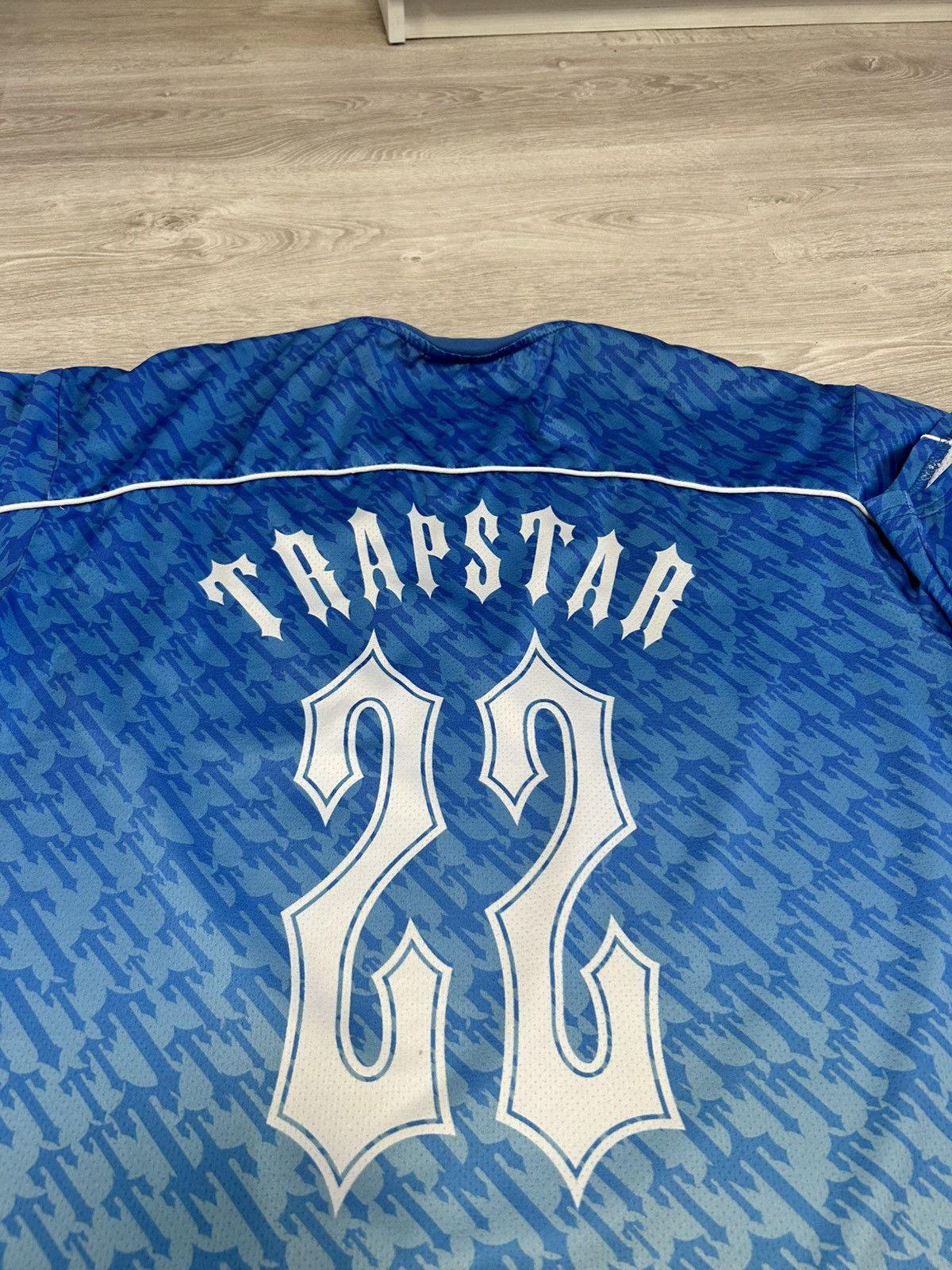 Trapstar London Trapstar London Jersey #22 big logo Size Large Y2K Size US L / EU 52-54 / 3 - 8 Thumbnail