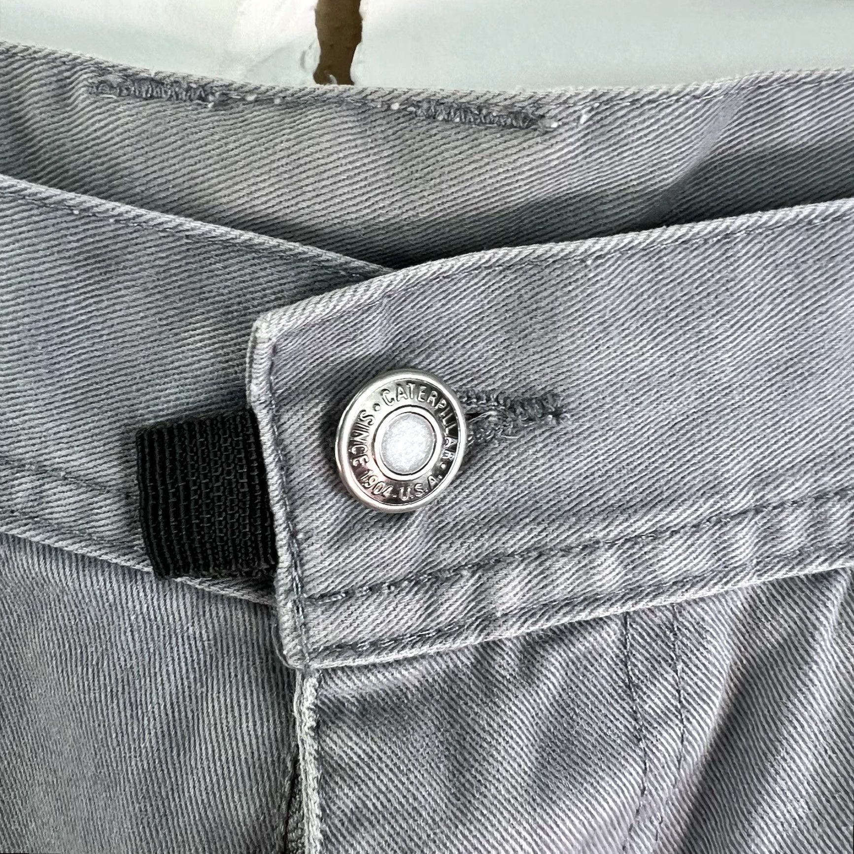 Vintage VINTAGE Caterpillar Men's Cargo Shorts 36 Gray Canvas Workwear Casual Distressed Summer Women Size US 36 / EU 52 - 3 Thumbnail