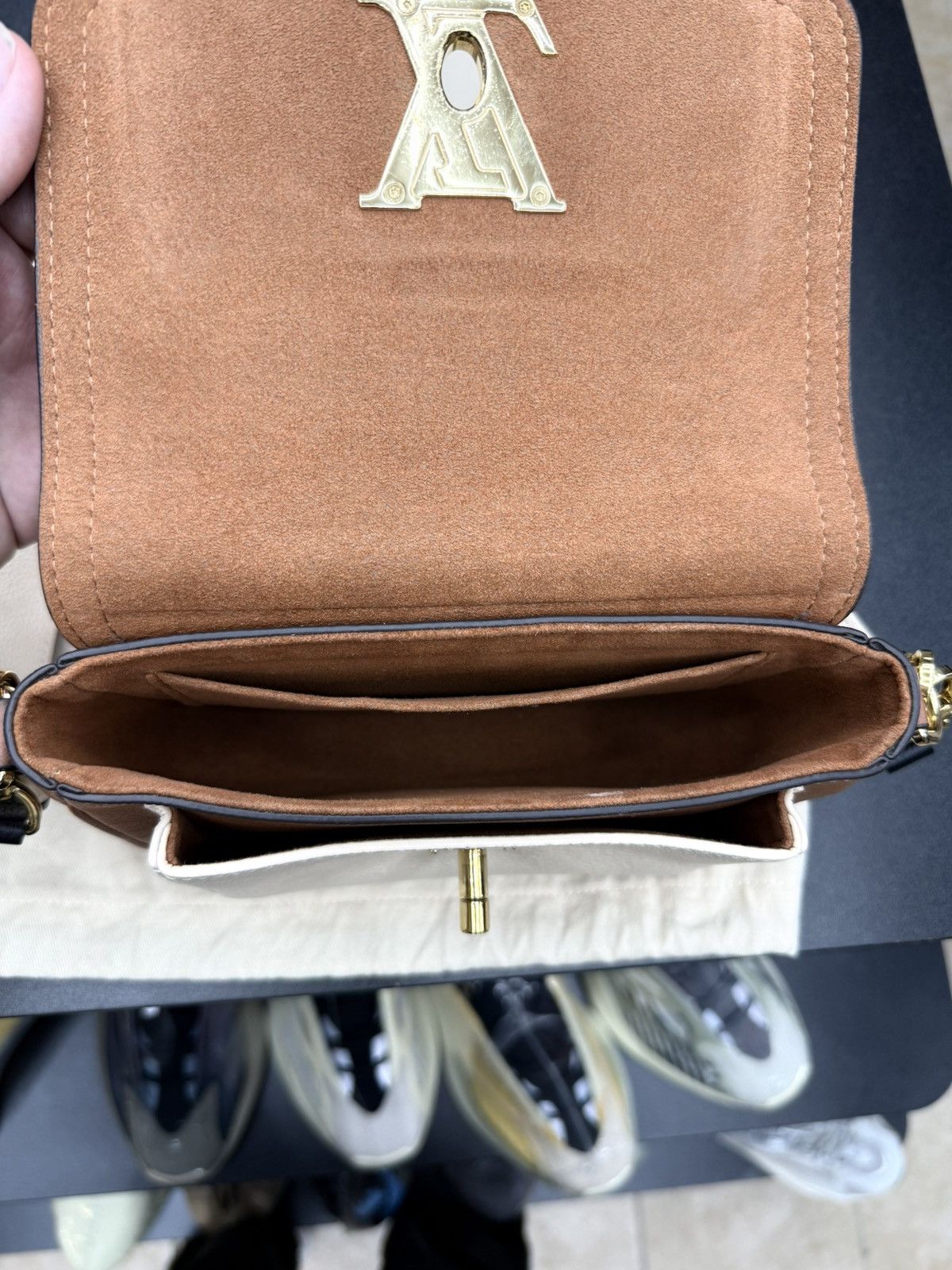 Louis Vuitton AUTHENTIC Louis Vuitton Lockme Tender Calfskin Leather Bag Size ONE SIZE - 13 Thumbnail