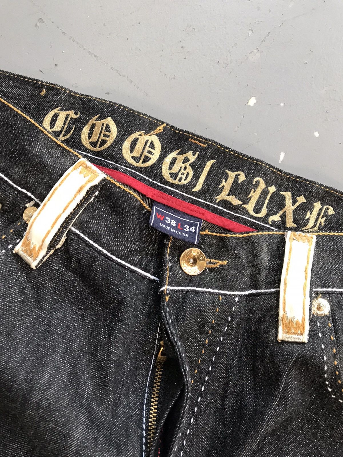 Coogi × Designer × Vintage Vintage Coogi SpellOut golden embroidered denim Size US 37 - 4 Thumbnail