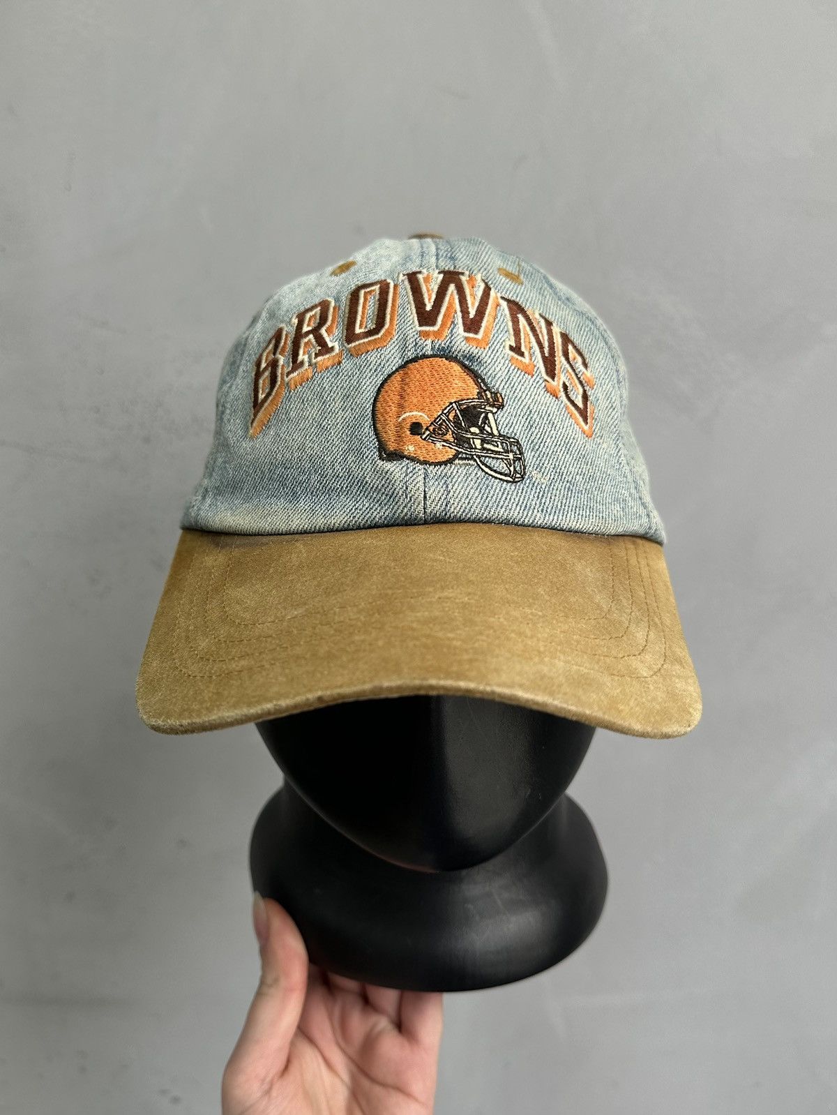 Vintage RARE Vintage DENIM NFL Gameday Cleveland browns hat Size ONE SIZE - 1 Thumbnail