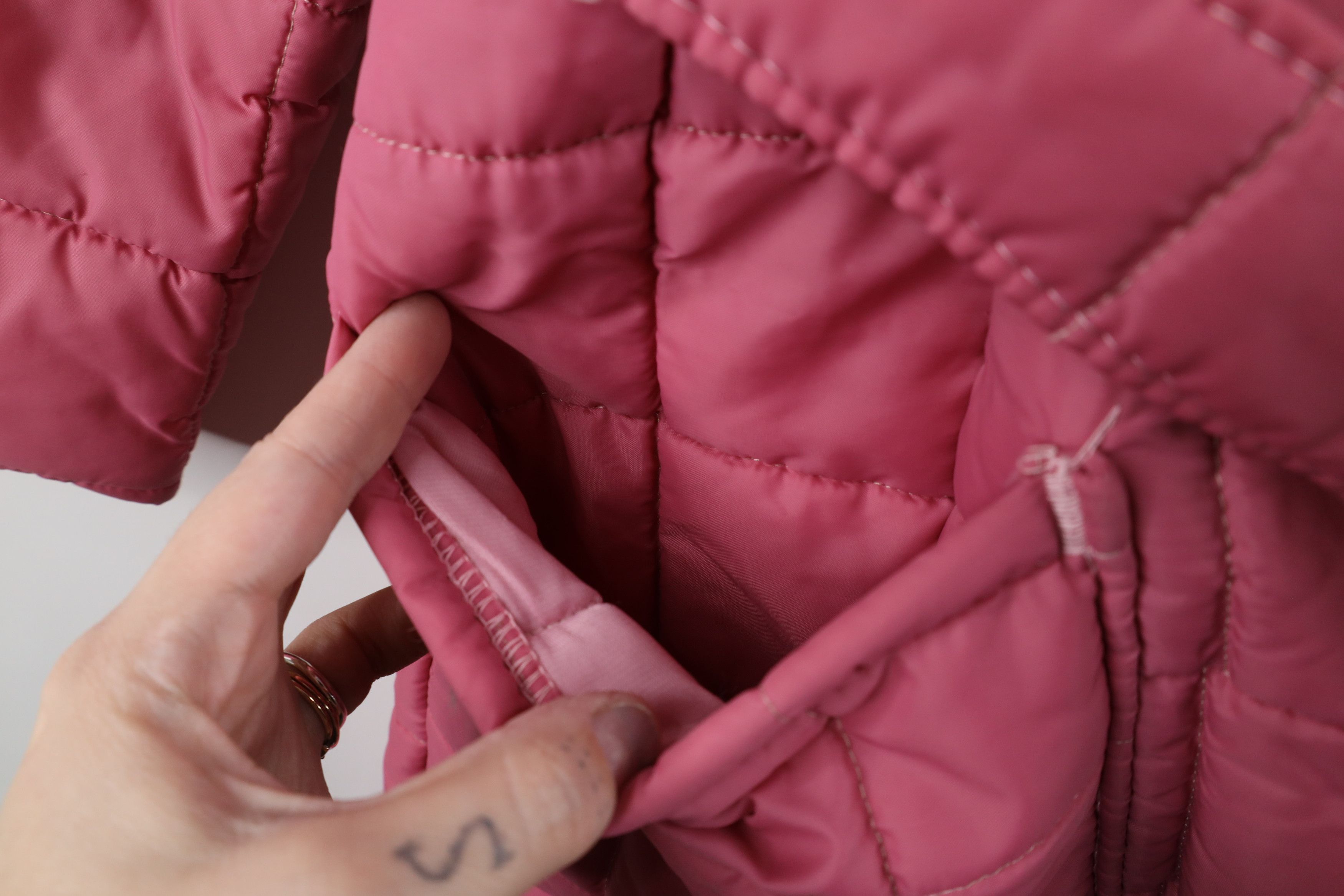 Vintage Vintage 70s Streetwear Quilted Belted Puffer Jacket Pink USA Size L / US 10 / IT 46 - 7 Thumbnail