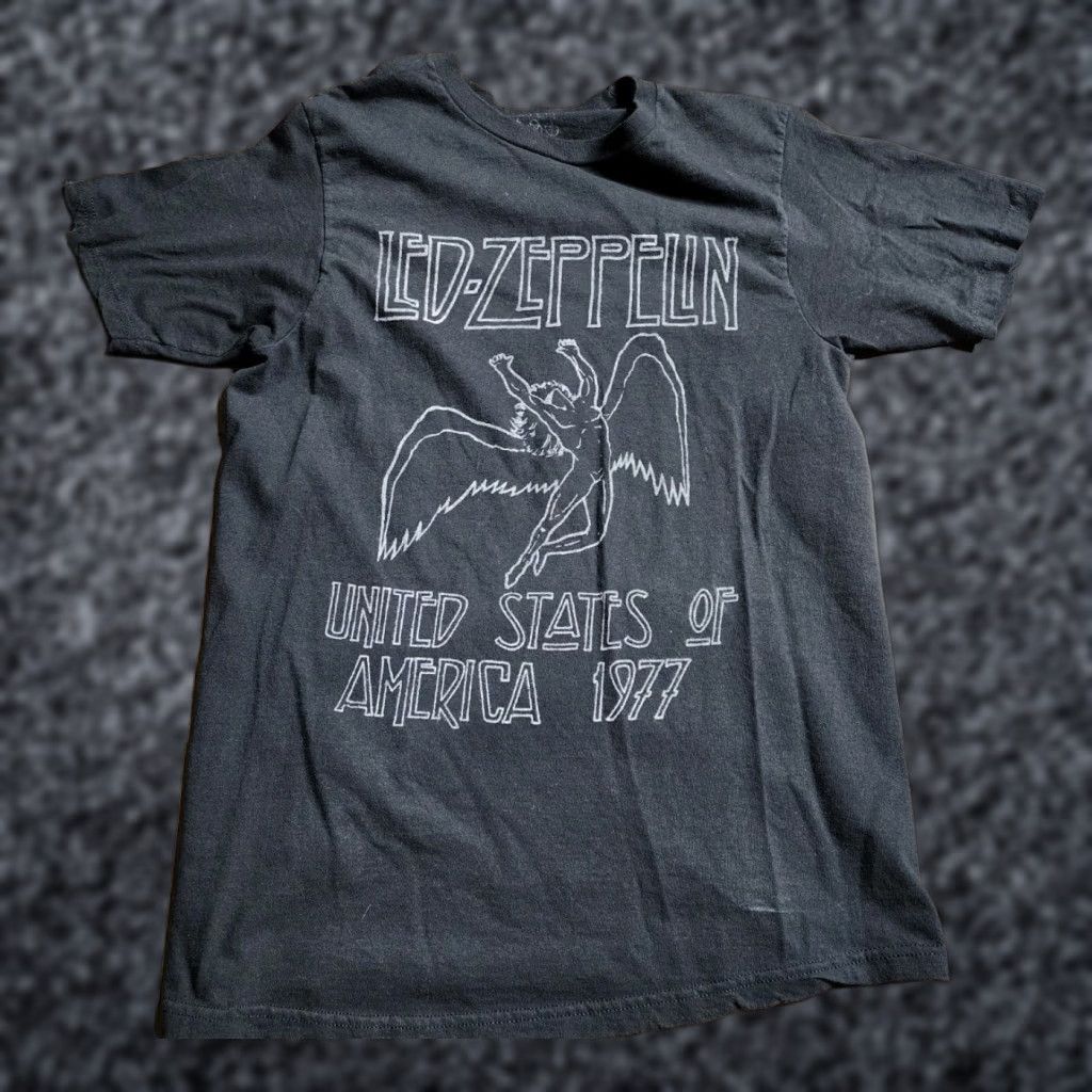 Vintage VINTAGE Led Zeppelin 1977 Graphic T-Shirt Womens S Black Music Retro Size S / US 4 / IT 40 - 1 Thumbnail