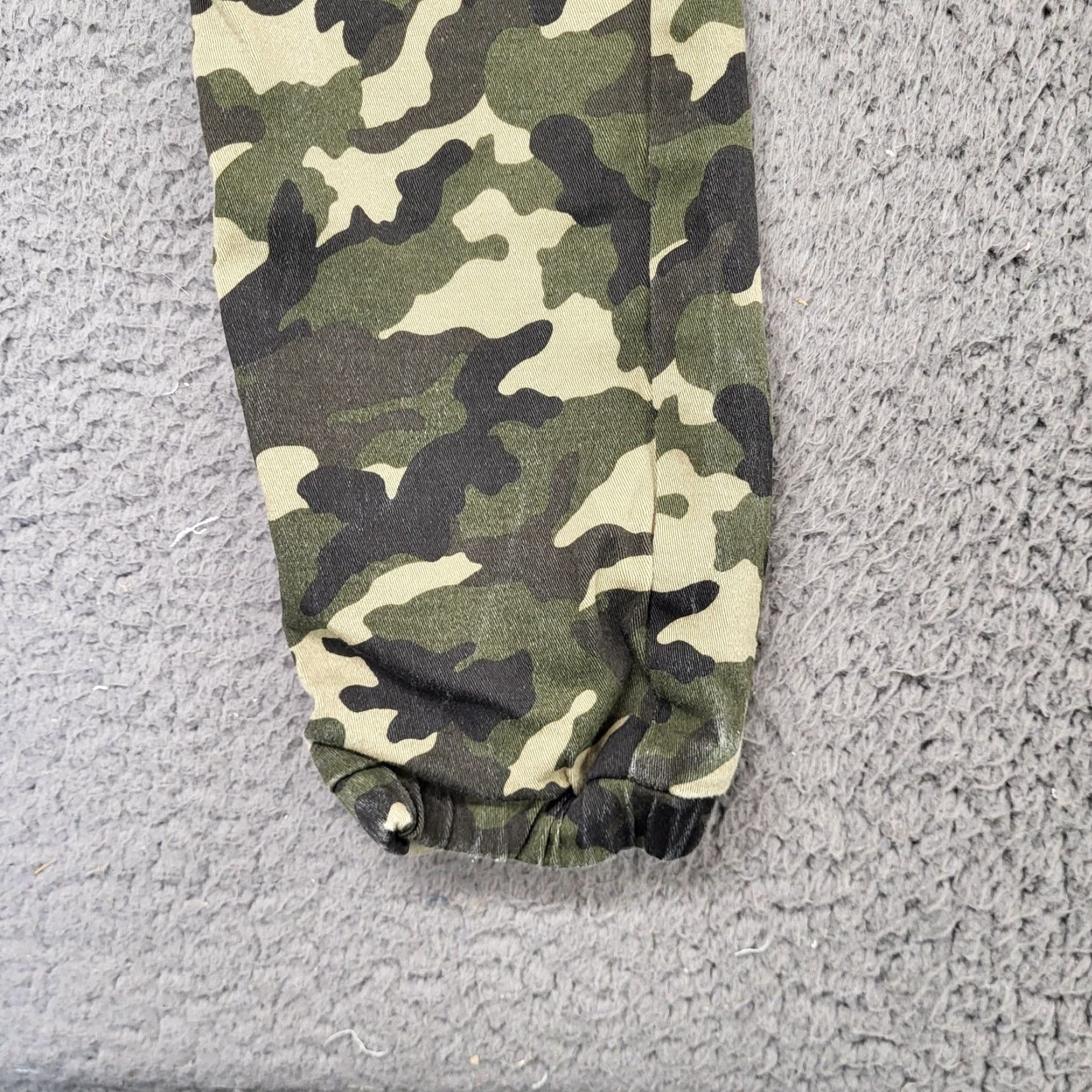 Vintage VINTAGE Demolition Jogger Pants Women's M Green Camo Pleated Elastic Waist Grunge Size 32" / US 10 / IT 46 - 4 Thumbnail