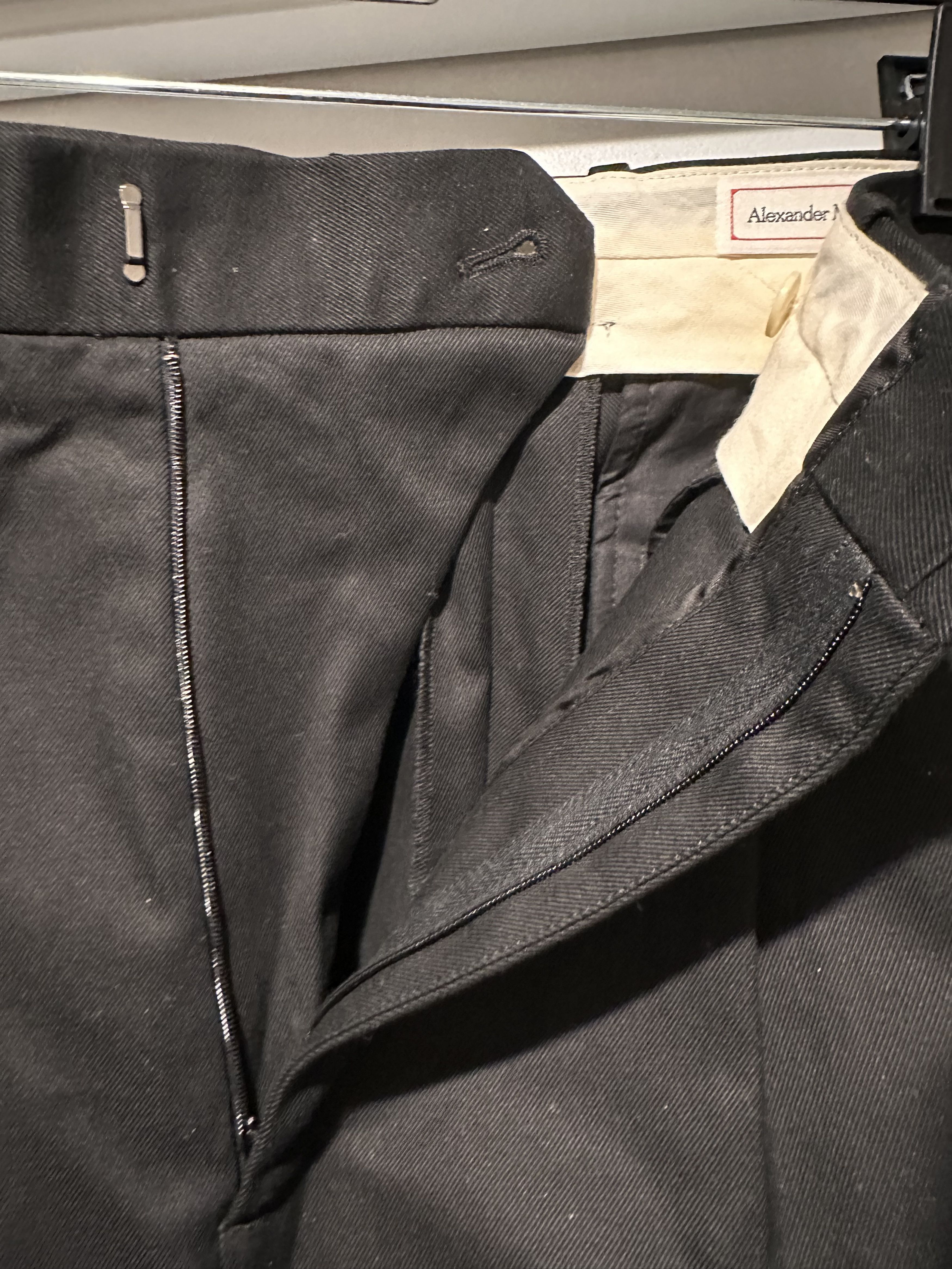 Alexander McQueen Alexander Mcqueen Cotton Bermuda Shorts $1150 size 36(52) Size US 36 / EU 52 - 7 Thumbnail