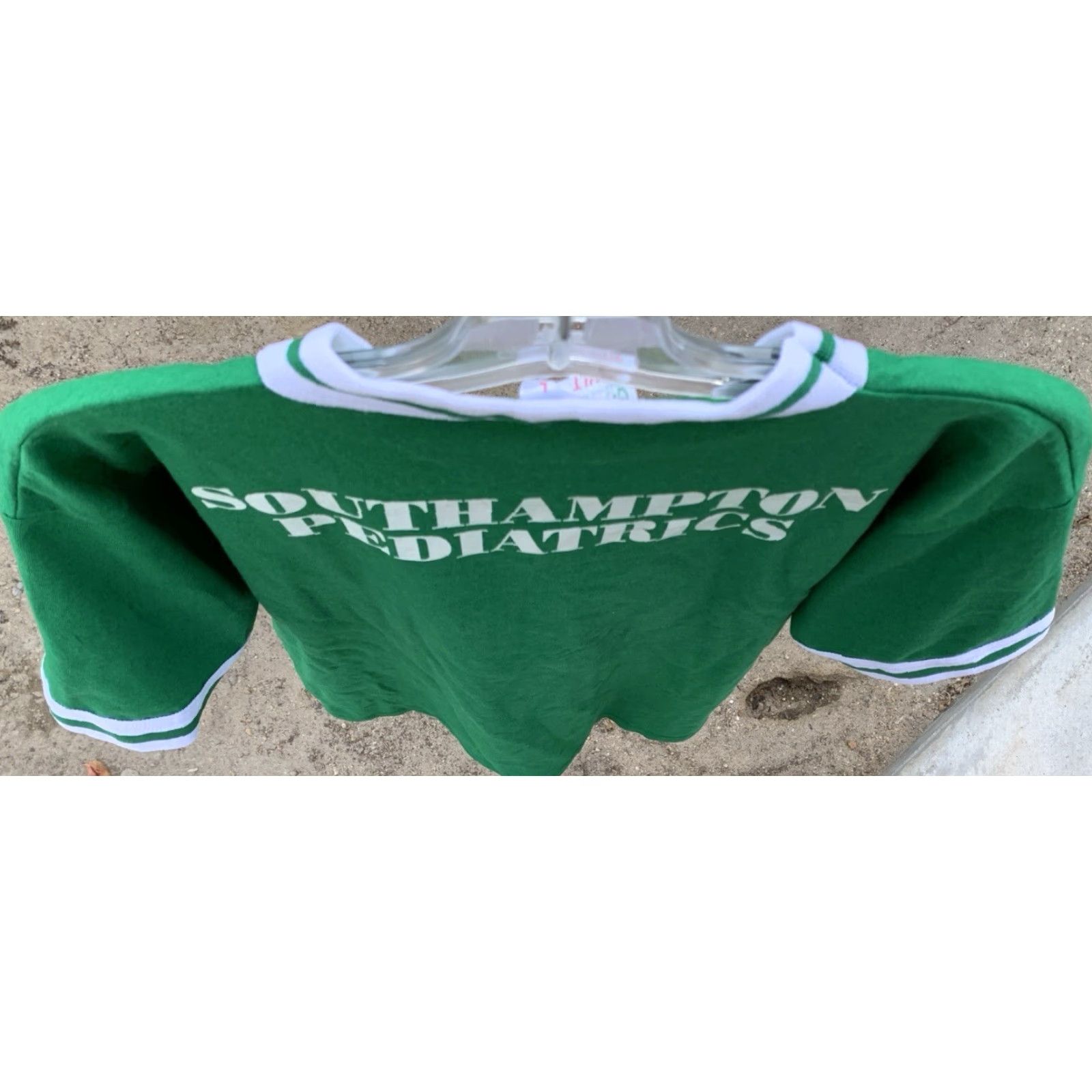 Vintage VINTAGE Gator Athletics Inc V Neck T Shirt Athletics Unisex Adults T-Shirt Sz L Green Graphic Print Sports Size US L / EU 52-54 / 3 - 5 Thumbnail