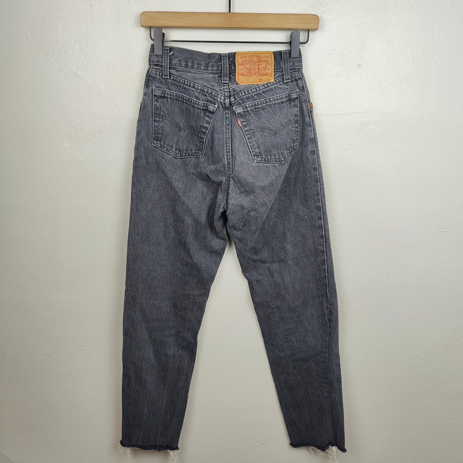 Levi's Vintage Levi's 501 Jeans Womens 24 Button Fly Tapered Size 24" / US 00 / IT 34 - 7 Thumbnail
