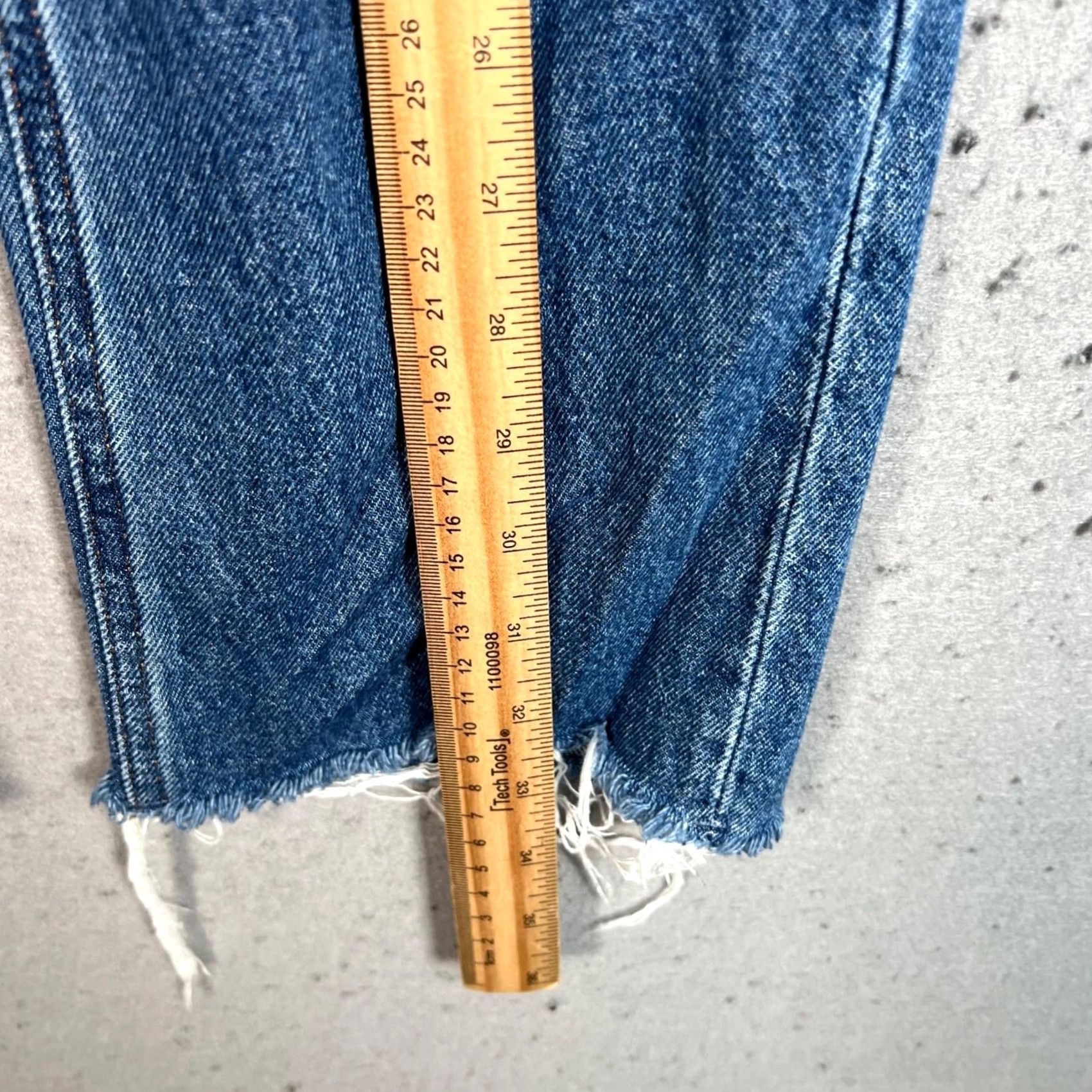 H&M H&M Womens Jeans 8 High-Waist Distressed Hem 100% Cotton Blue Denim Regular Rise 5-Pocket Inseam 23in Straight Womens Size 30" / US 8 / IT 44 - 6 Thumbnail