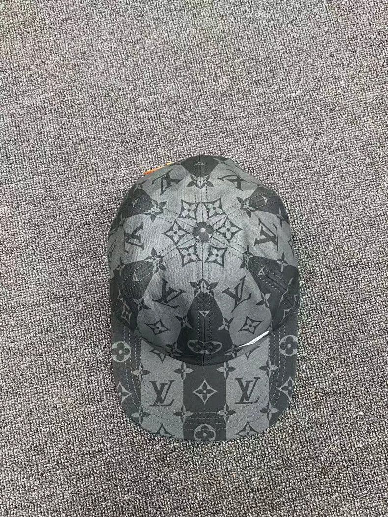 Louis Vuitton Louis Vuitton Nigo hat 2501-Nextarrow Size ONE SIZE - 2 Thumbnail