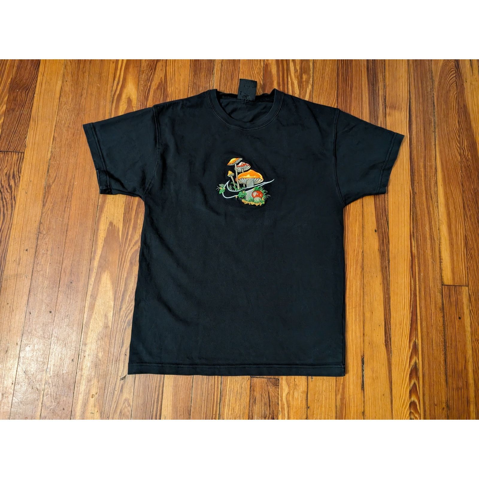 Nike Nike Sportswear Black Mens Small Mushroom T-Shirt Size US S / EU 44-46 / 1 - 1 Thumbnail