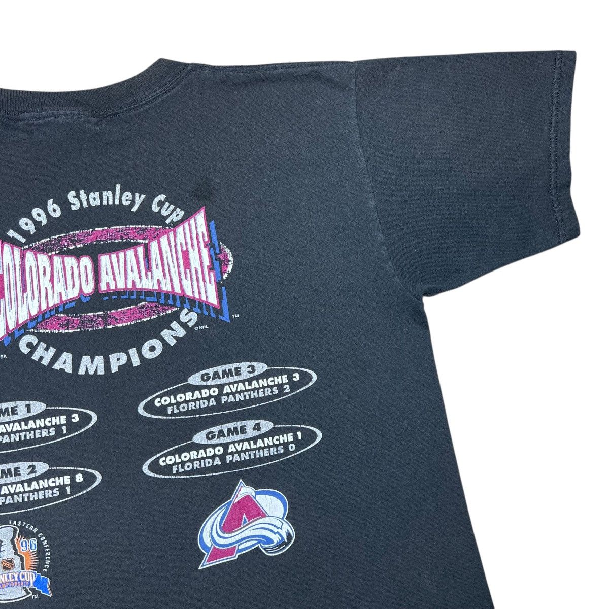 NHL 96 NHL Colorado Avalanche Stanley Cup Champions Graphic Tee Size US XL / EU 56 / 4 - 10 Thumbnail