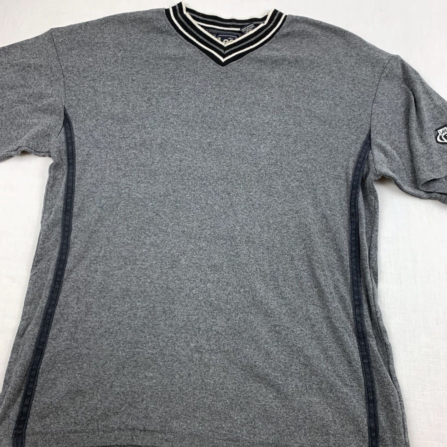 Lee VINTAGE Lee Grunge T-Shirt Adult Large Gray V-Neck 2000s Skater Mens Size US L / EU 52-54 / 3 - 2 Thumbnail
