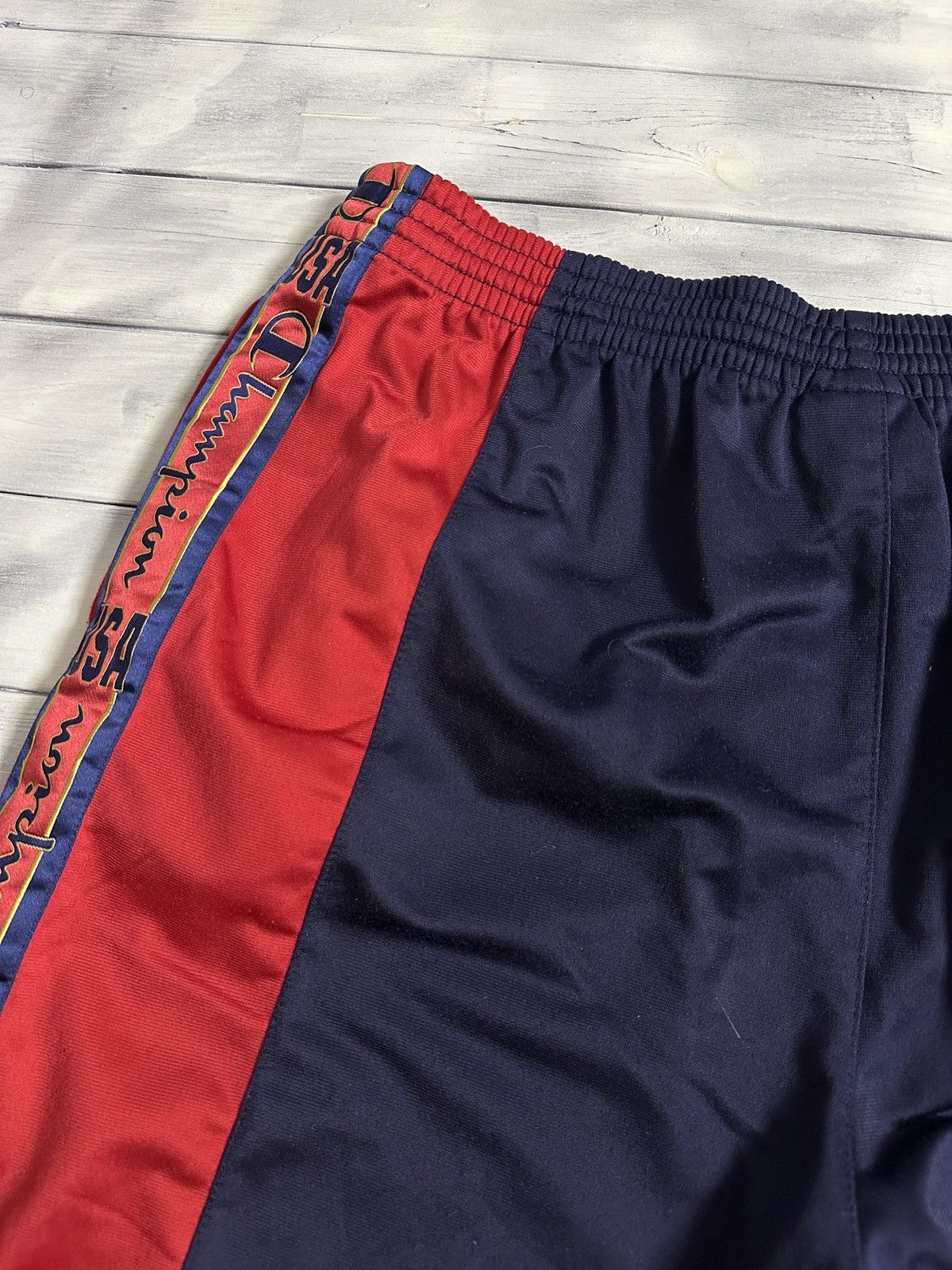 Champion Rare Vintage Shorts Champion USA Size US 36 / EU 52 - 5 Thumbnail