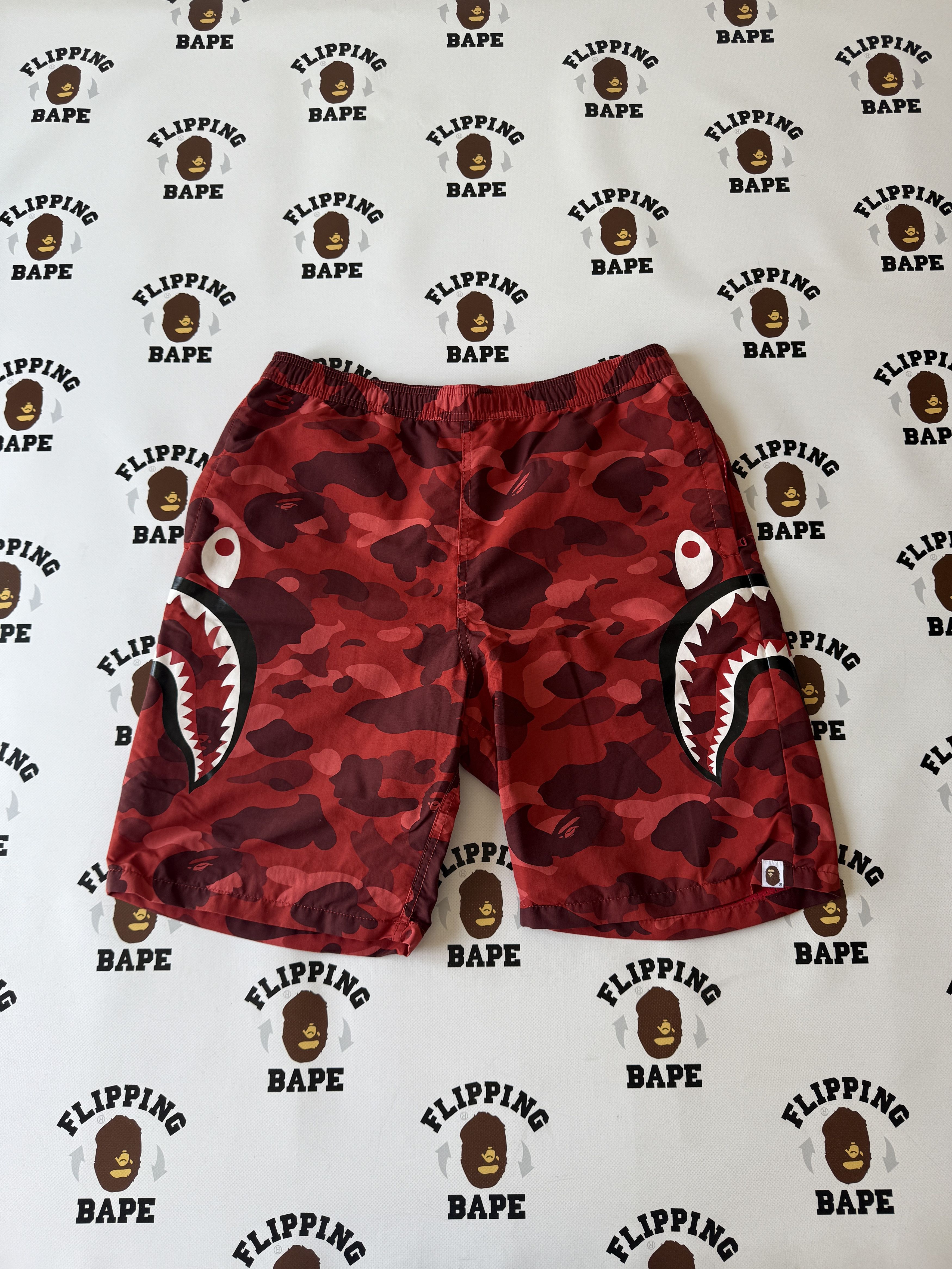 Bape BAPE COLOR CAMO SIDE SHARK BEACH SHORTS Size US 36 / EU 52 - 1 Thumbnail