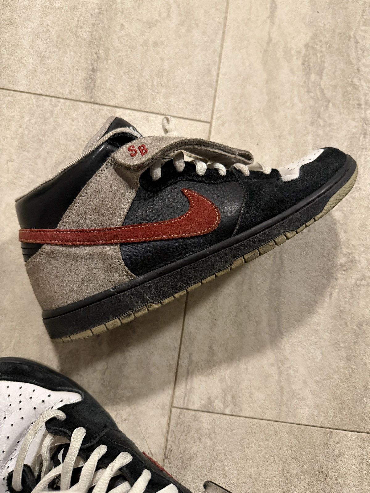 Nike SB Nike SB November Rain Size US 12 / EU 45 - 8 Thumbnail