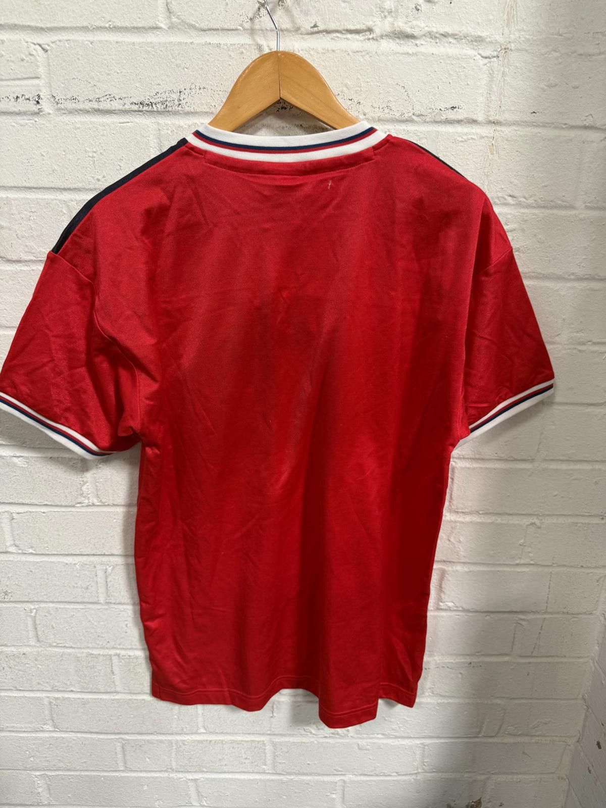 Umbro Vintage England Football Jersey Red Size M Size US M / EU 48-50 / 2 - 4 Thumbnail