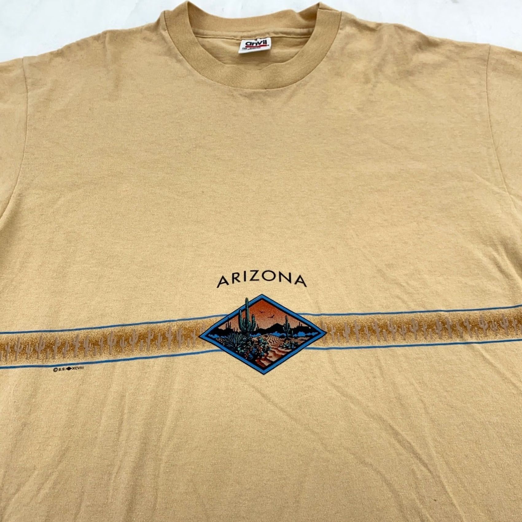 Vintage VINTAGE Arizona Desert Sunset Wrap Around Print T-Shirt Large Beige Men Short Sleeve Crew Neck 90s 1990s Mens Size US L / EU 52-54 / 3 - 2 Thumbnail